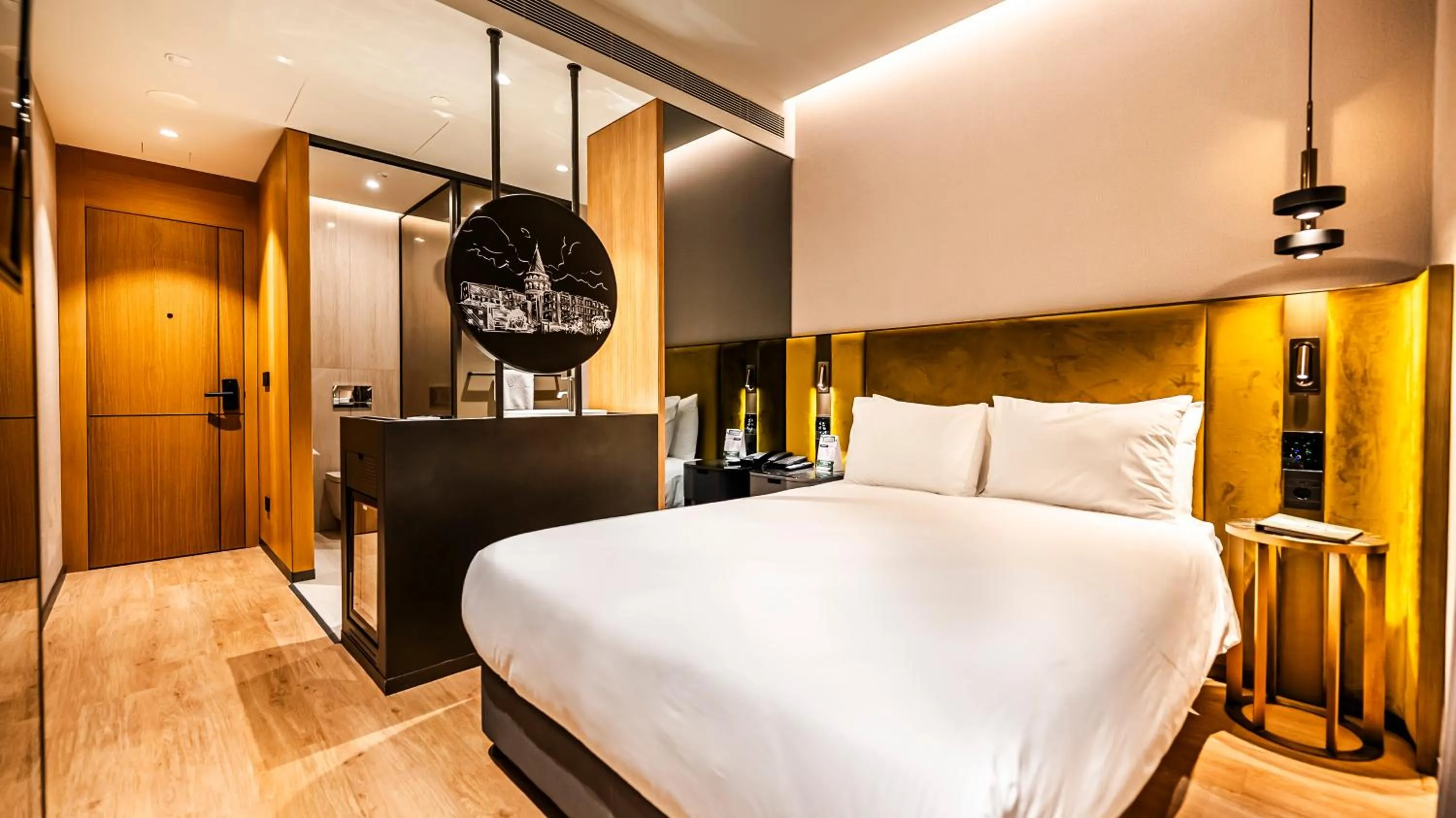 Photo of the whole room, Bed in Lamartine Hotel