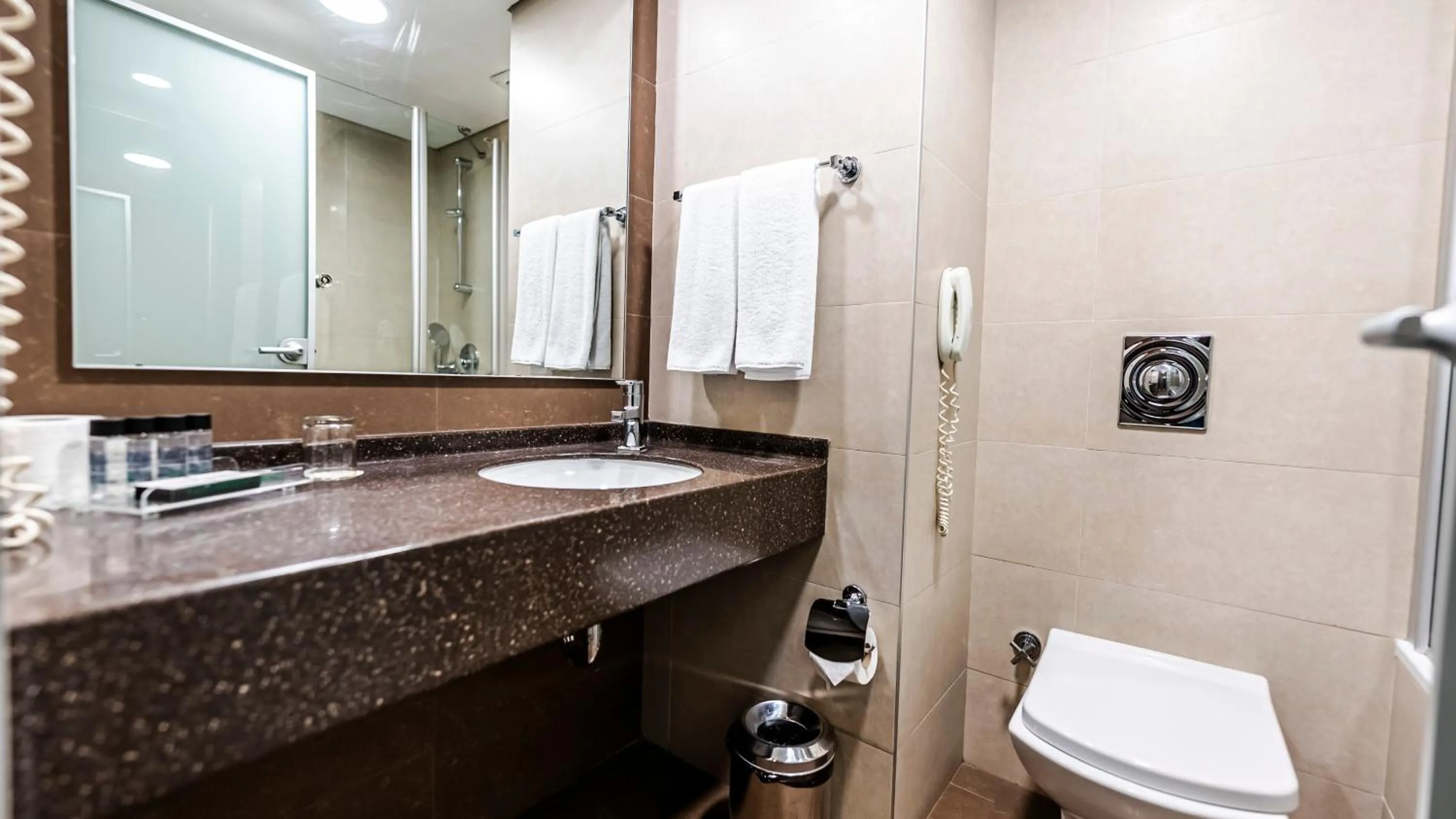 Bathroom in Lamartine Hotel