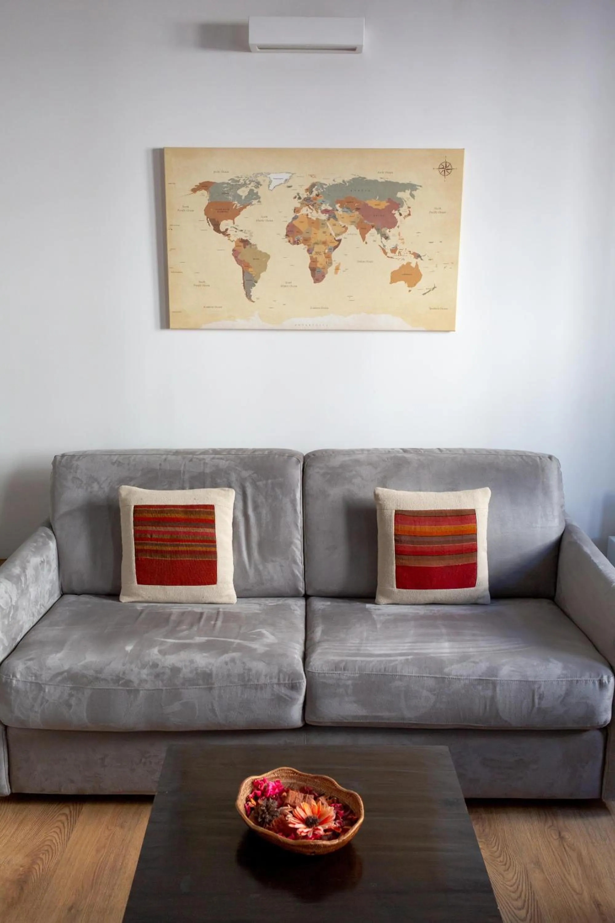 Decorative detail in Napoli Bonita b&b