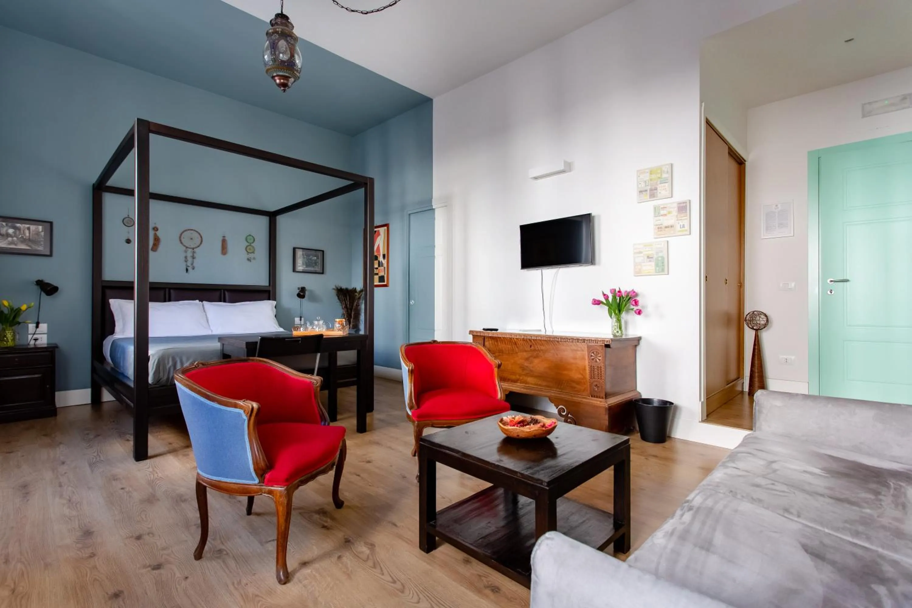 Photo of the whole room, Bed in Napoli Bonita b&b