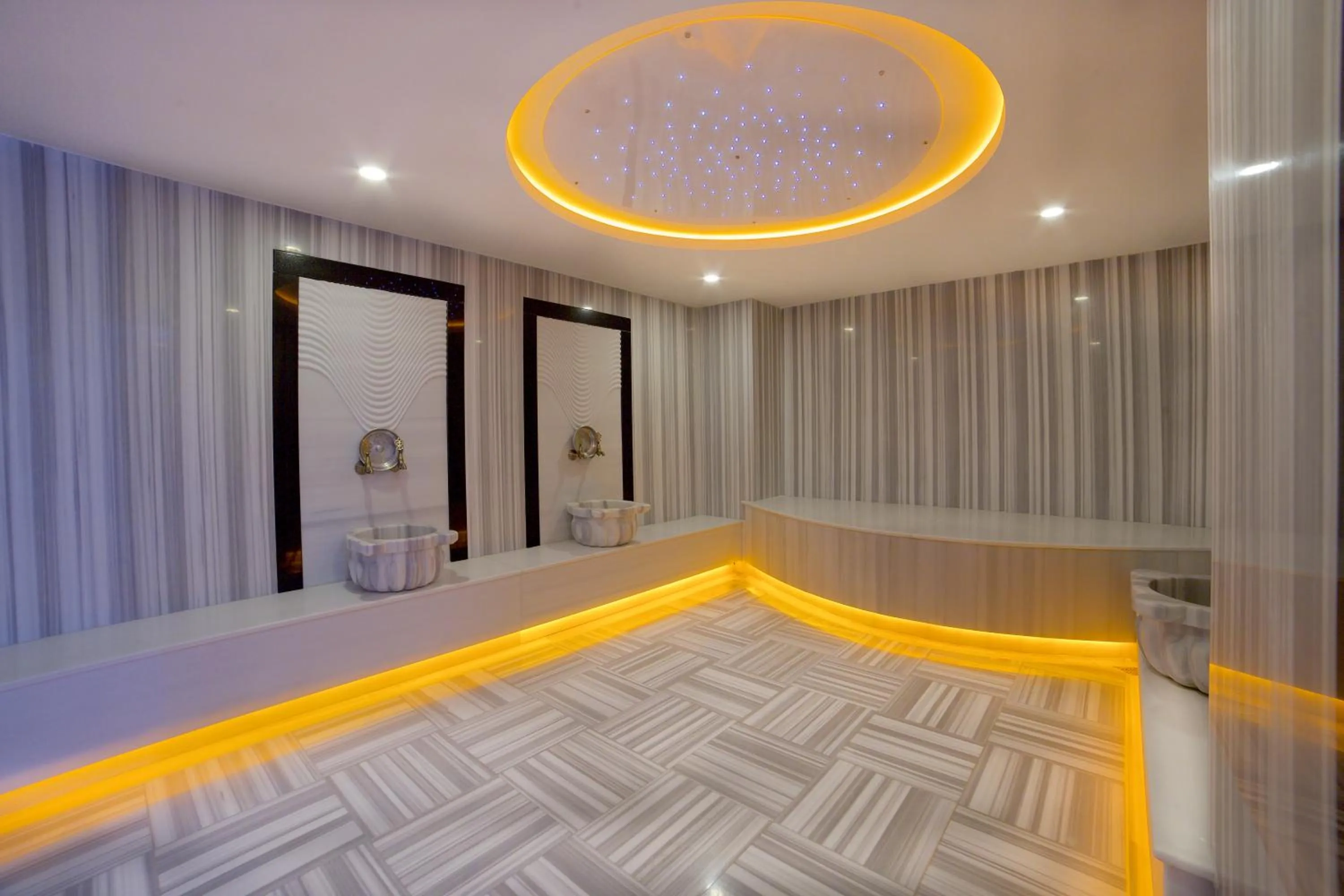 Public Bath, Bed in Hotel Bulvar Palas