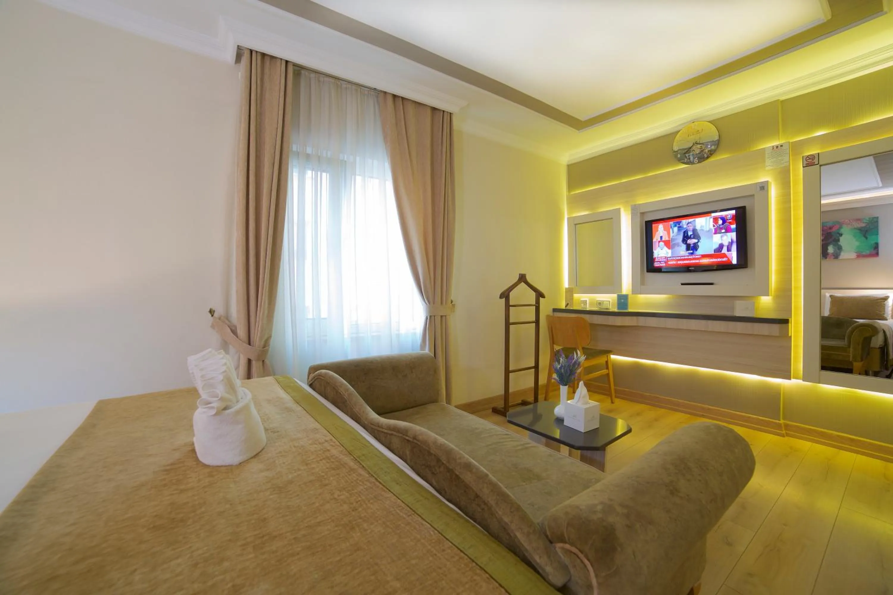 Photo of the whole room, Bed in Hotel Bulvar Palas