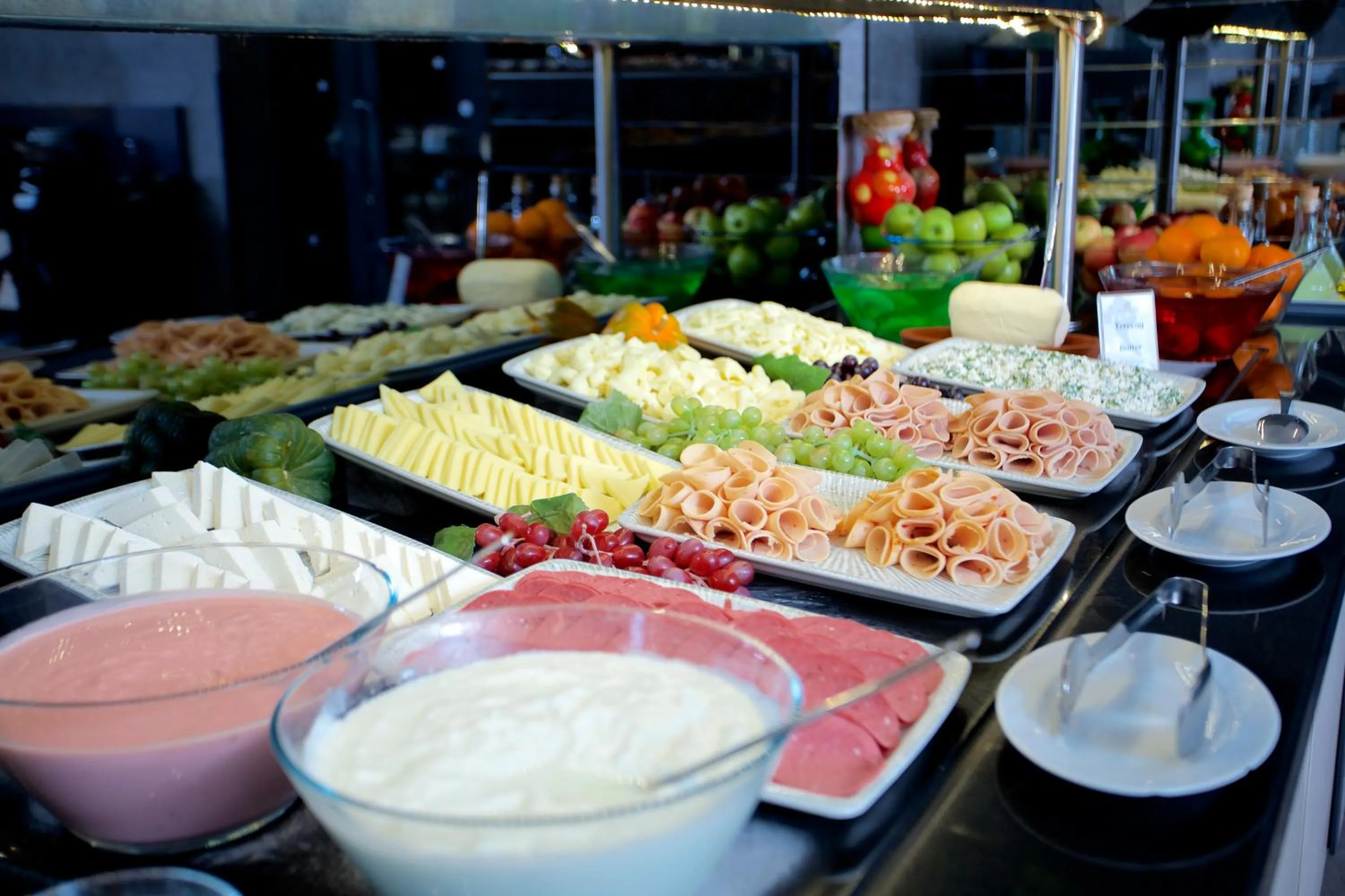 Buffet breakfast in Hotel Bulvar Palas