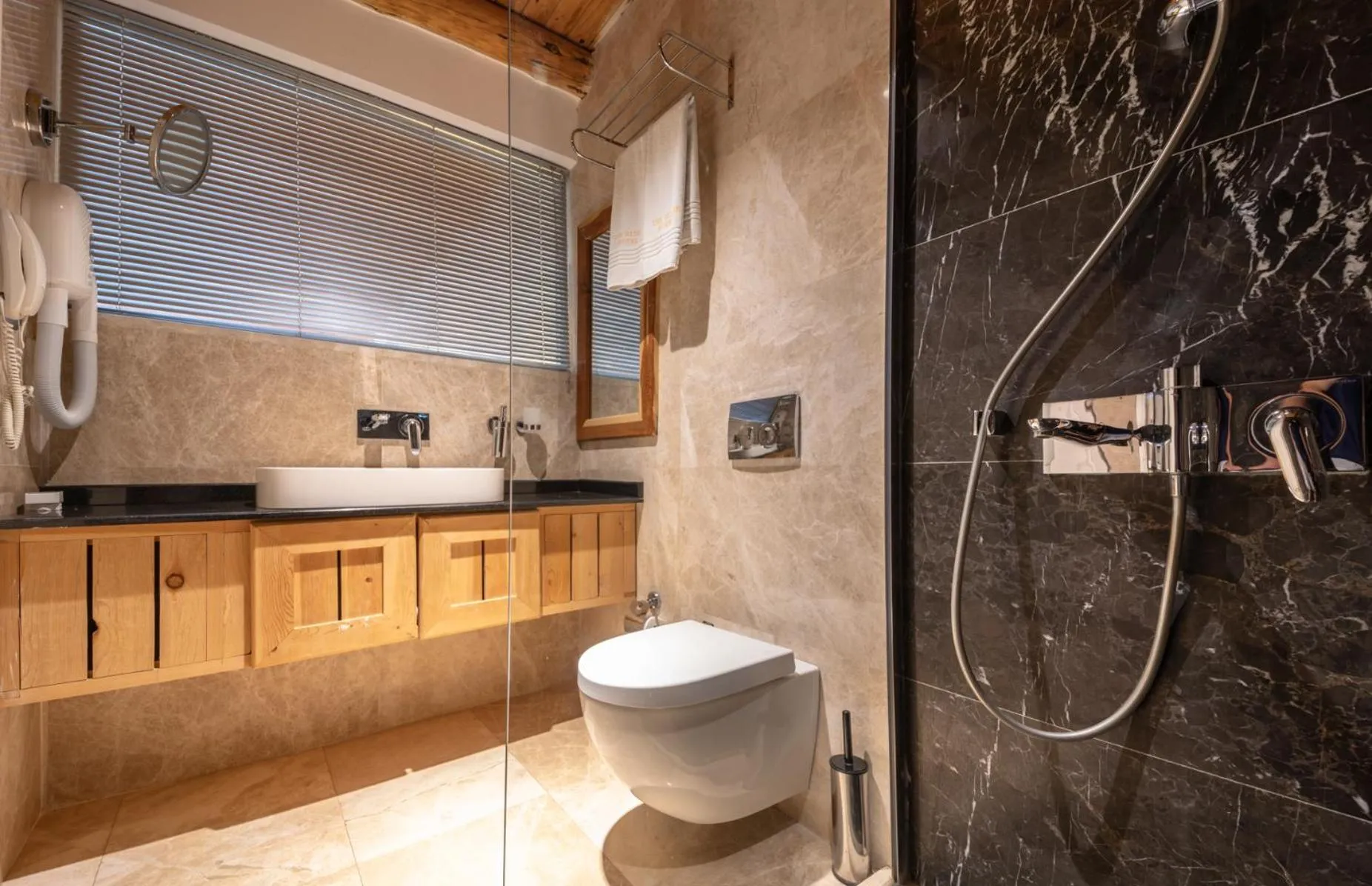 Shower in Elixir Hotel