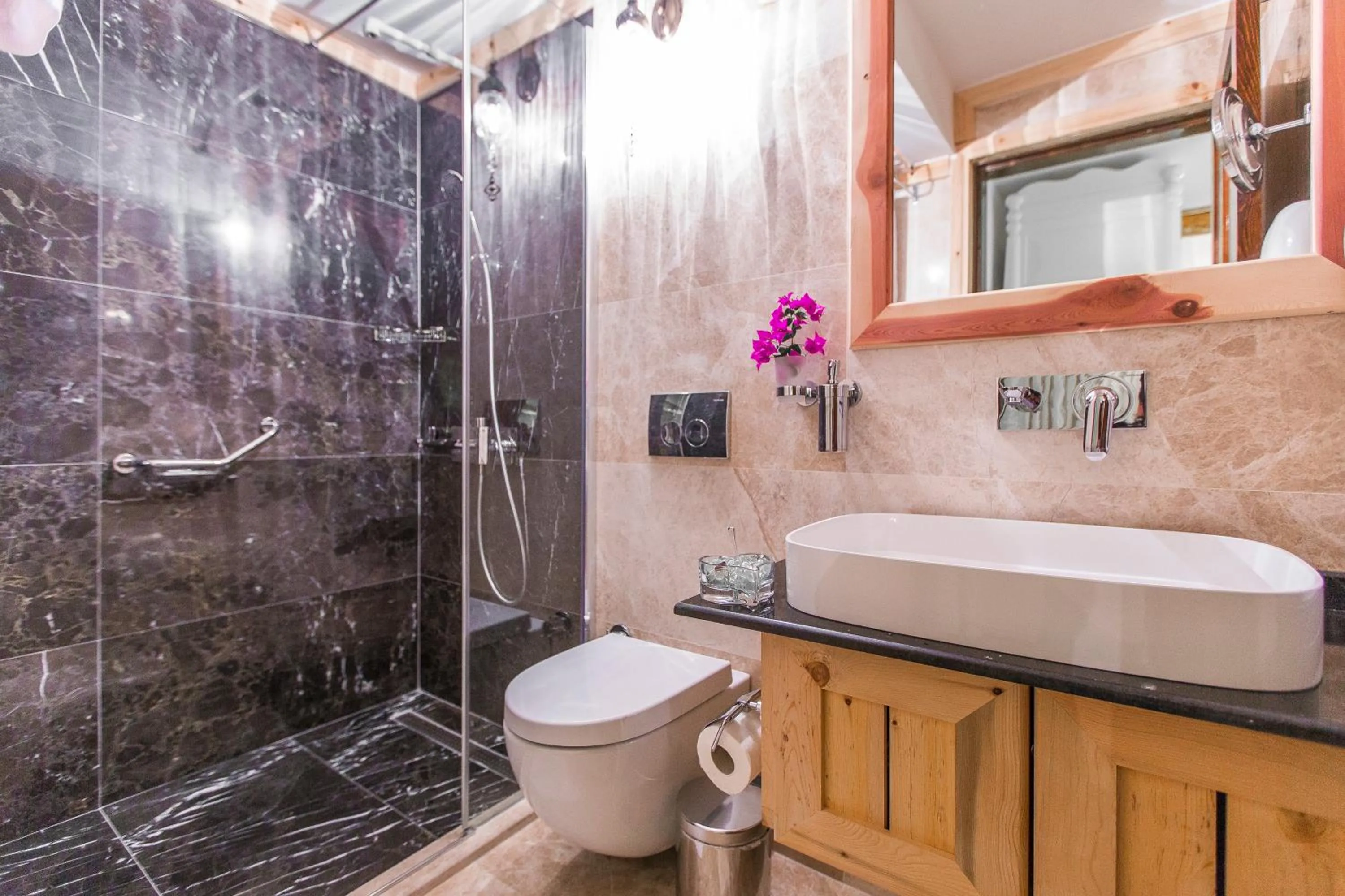 Bathroom in Elixir Hotel