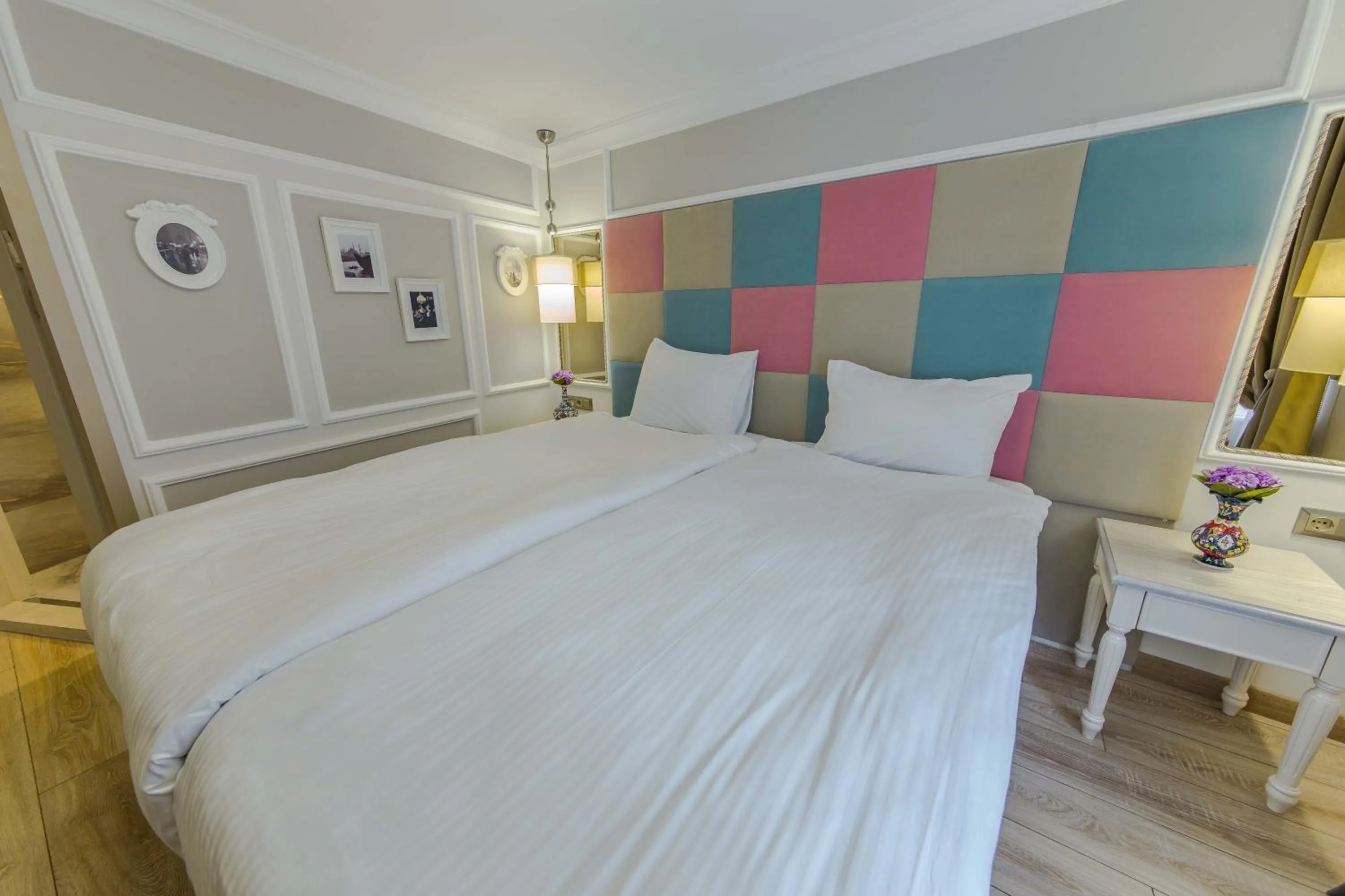 Bedroom, Bed in The Constantine Hotel