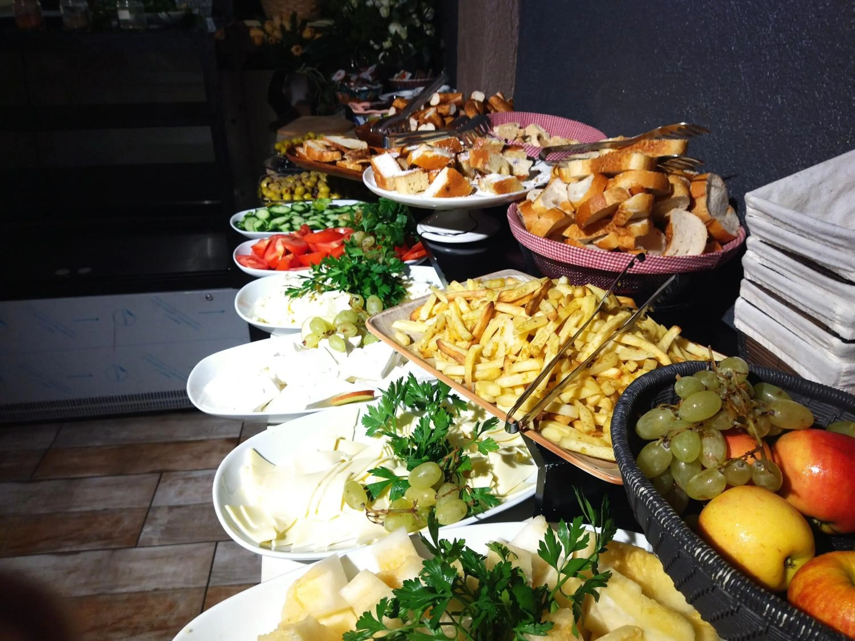 Restaurant/places to eat in The Constantine Hotel