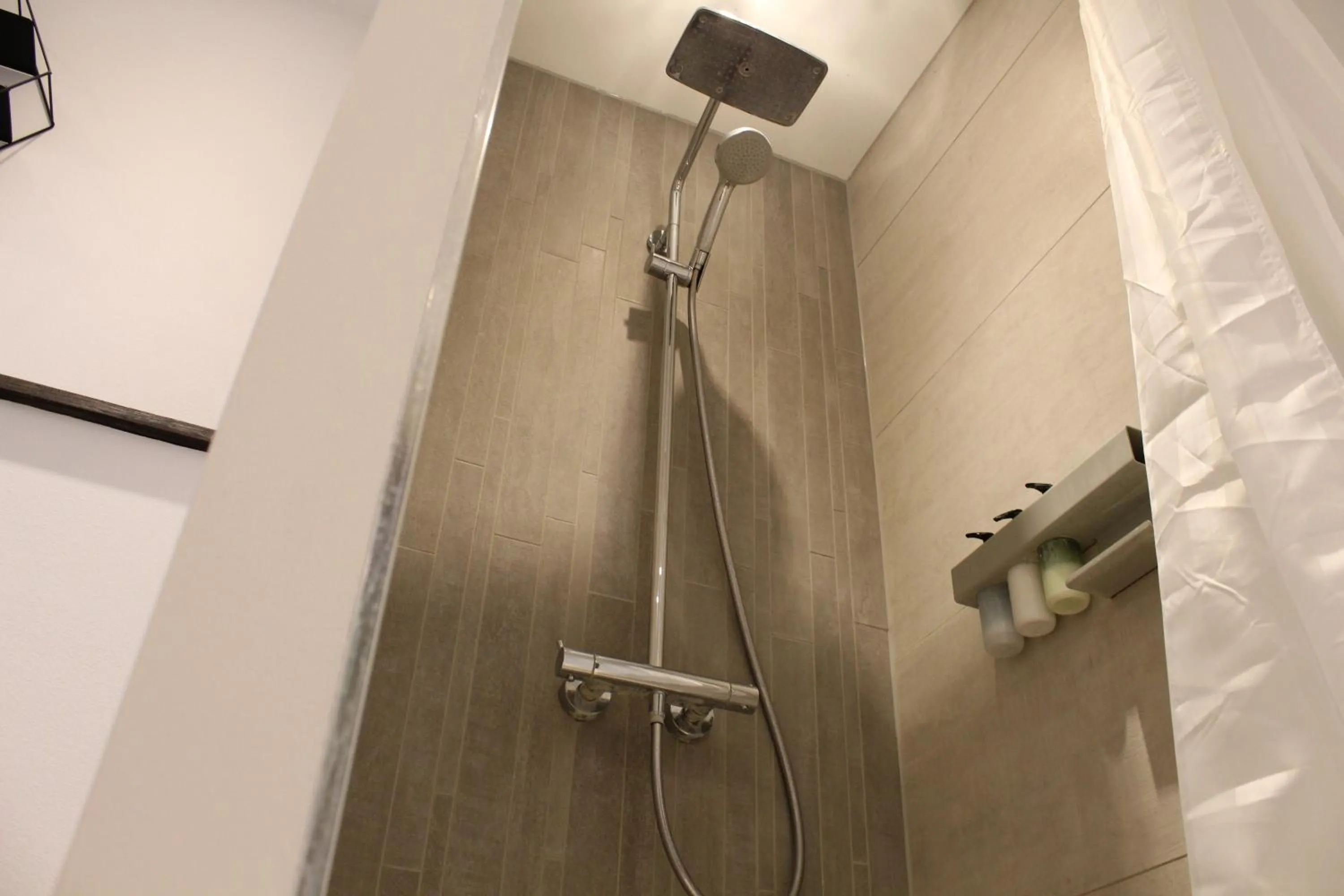 Shower in Close But Quiet