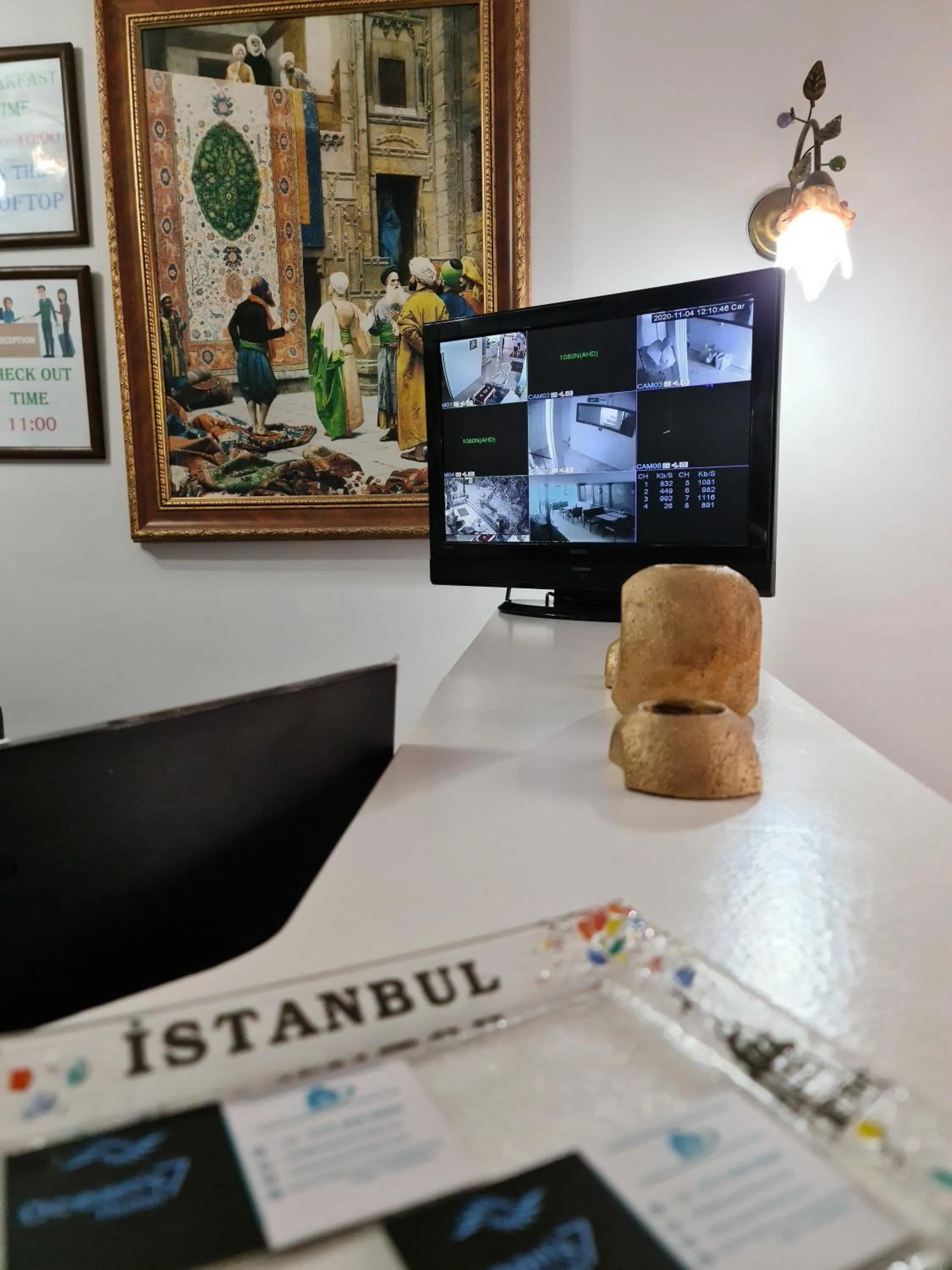 Communal lounge/ TV room in Oceans 7 Hotel