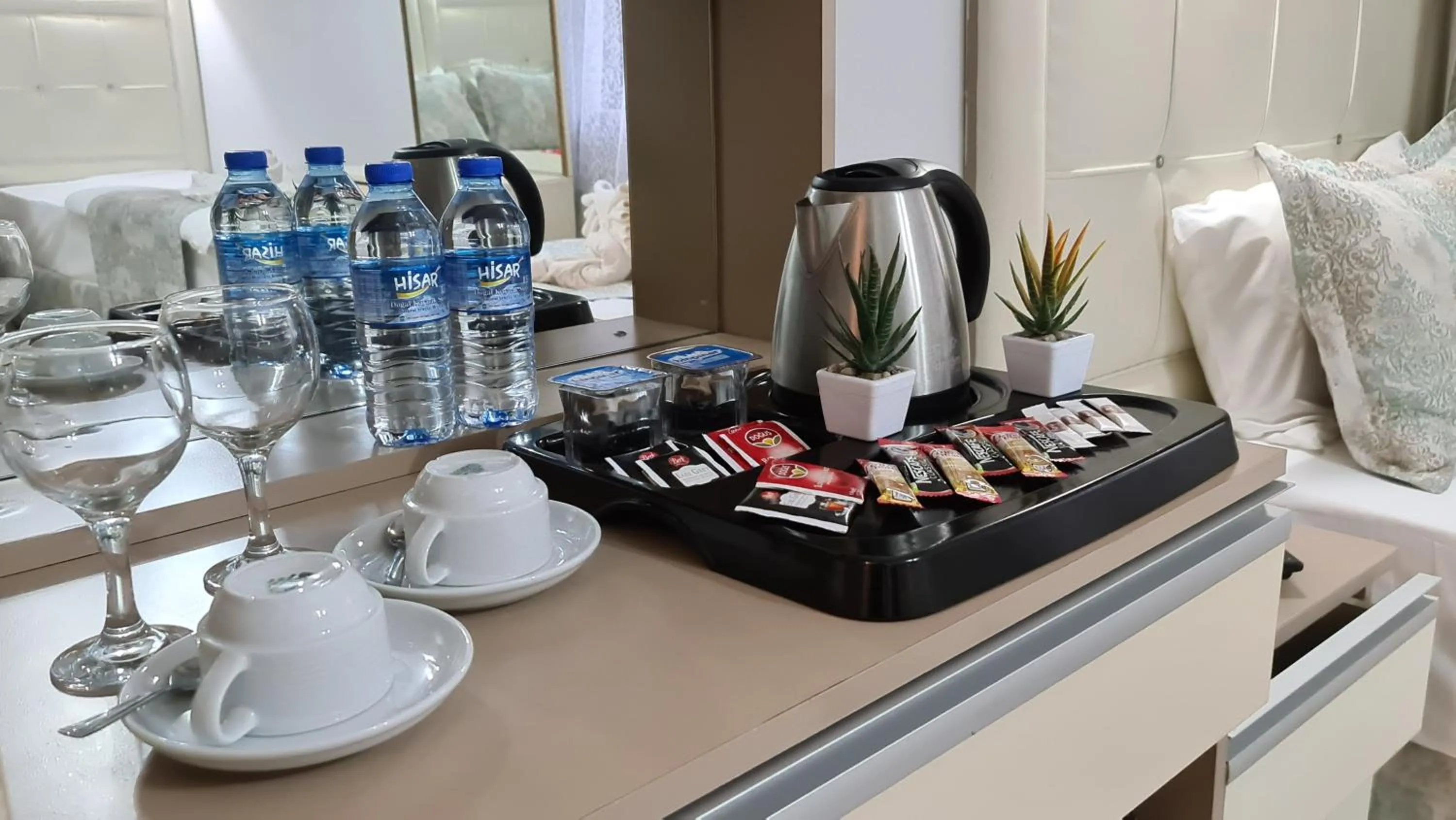 Coffee/tea facilities in Oceans 7 Hotel