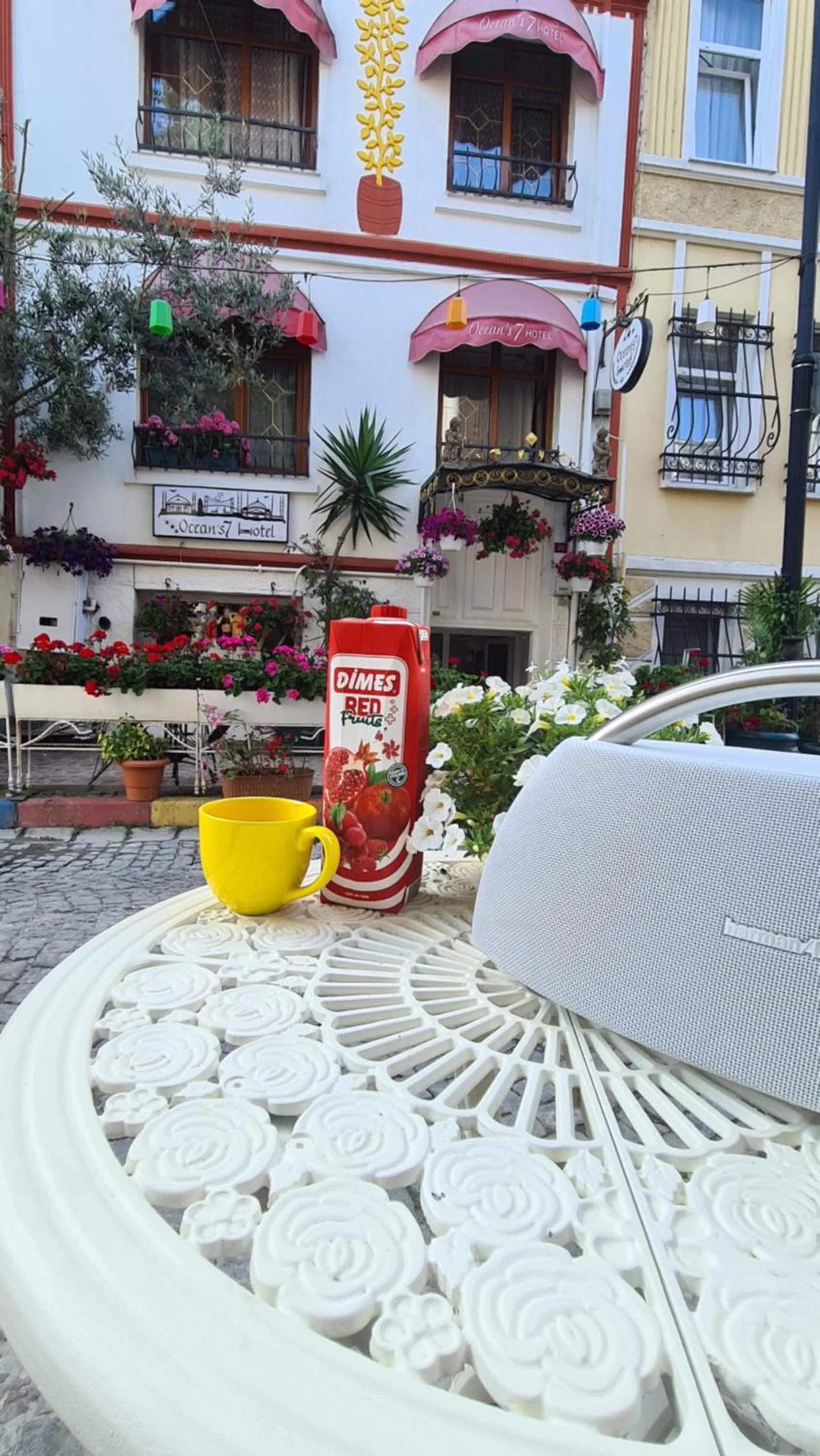 Facade/entrance in Oceans 7 Hotel