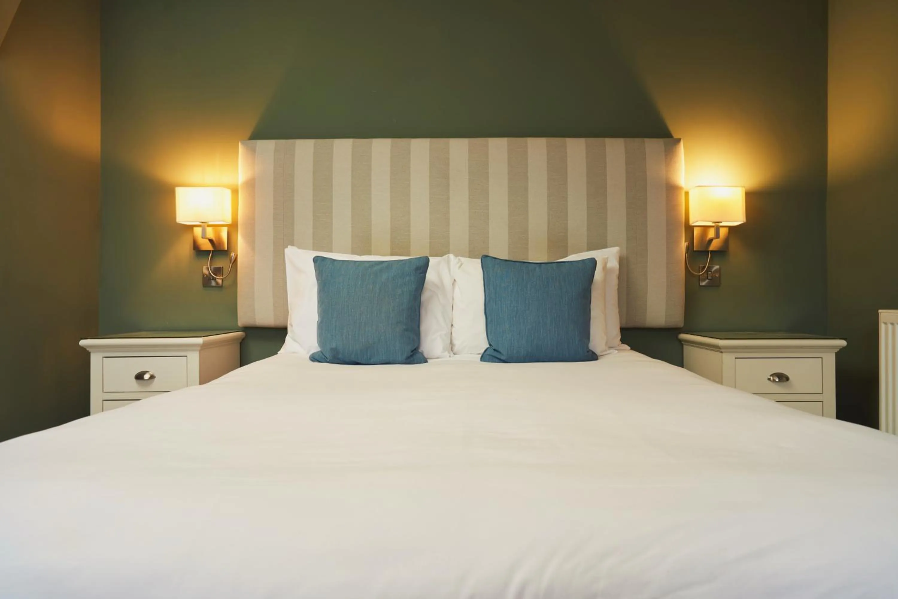 Bed in Rose and Crown Yealmpton