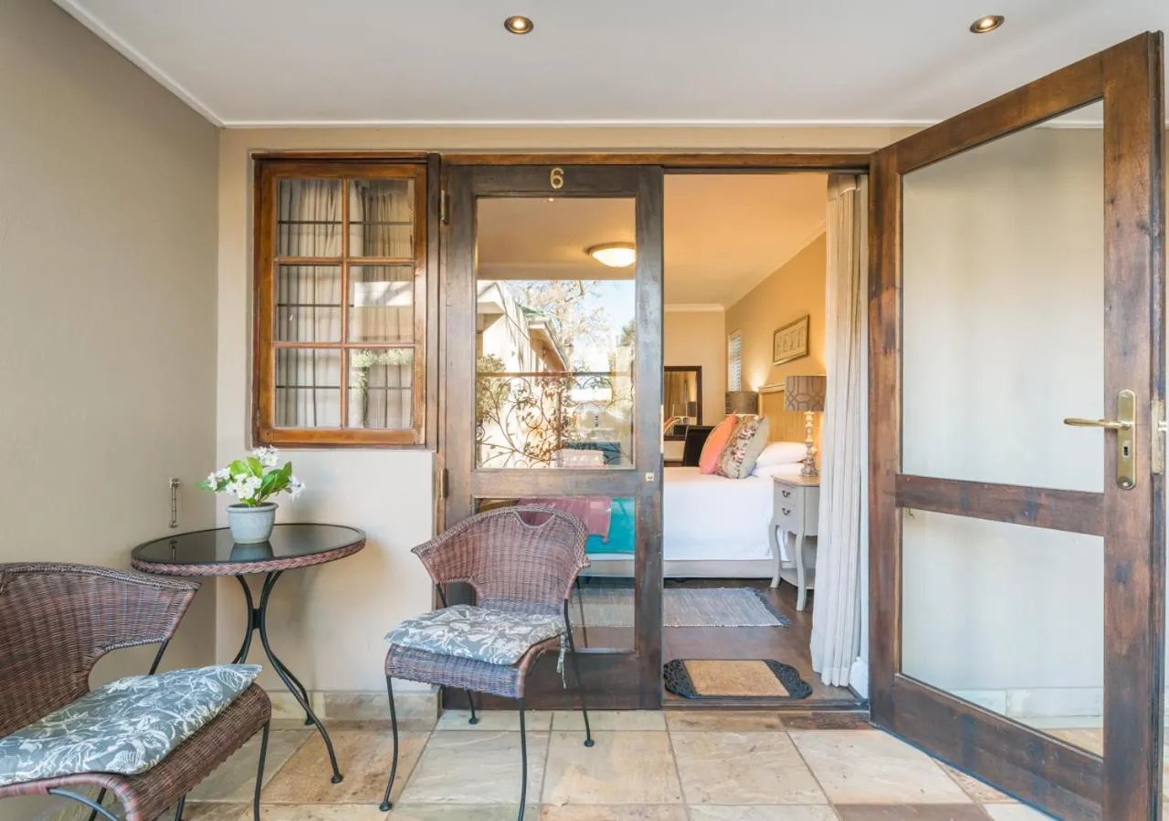 Patio in Caledon 23 Guest House