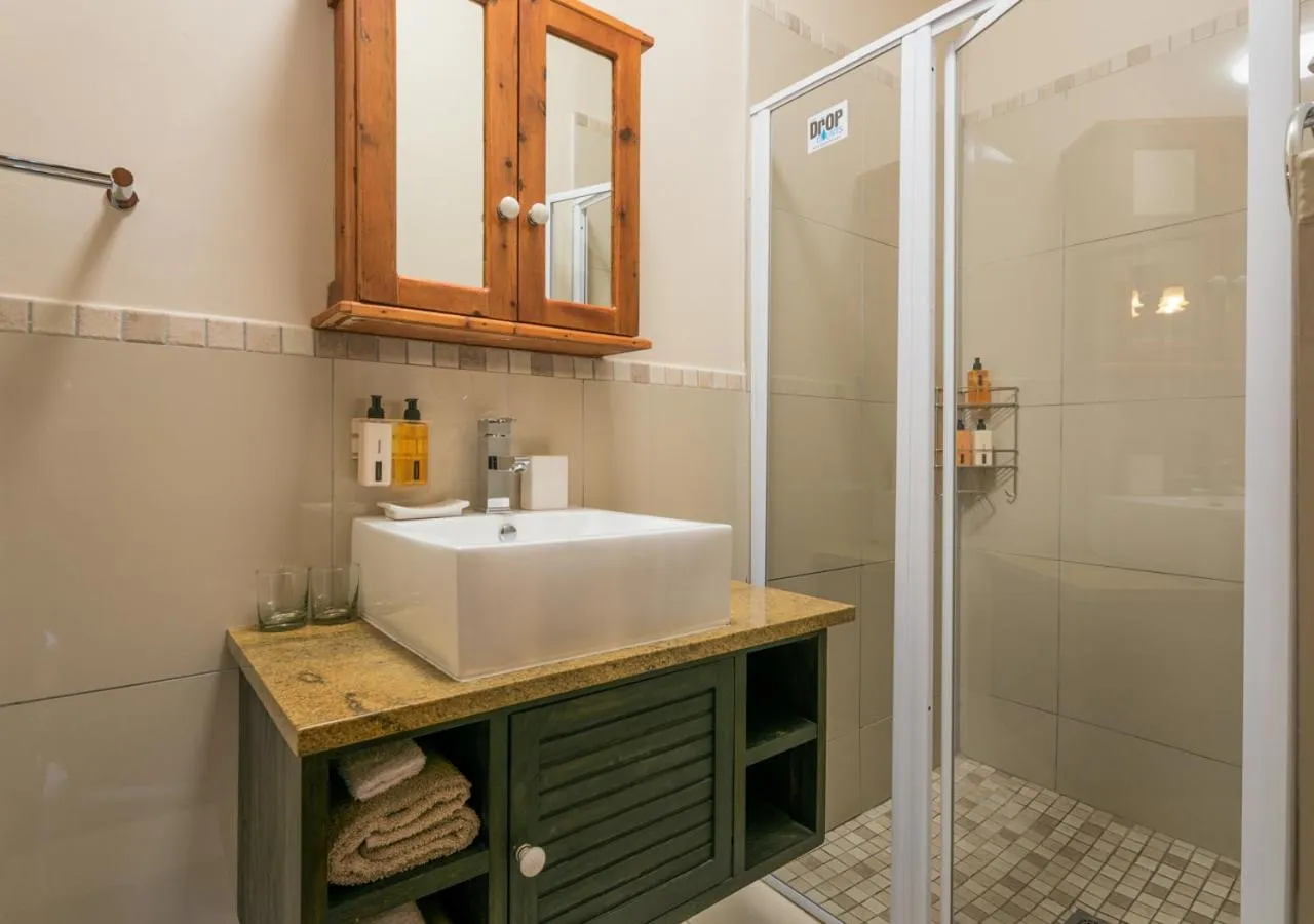 Shower in Caledon 23 Guest House