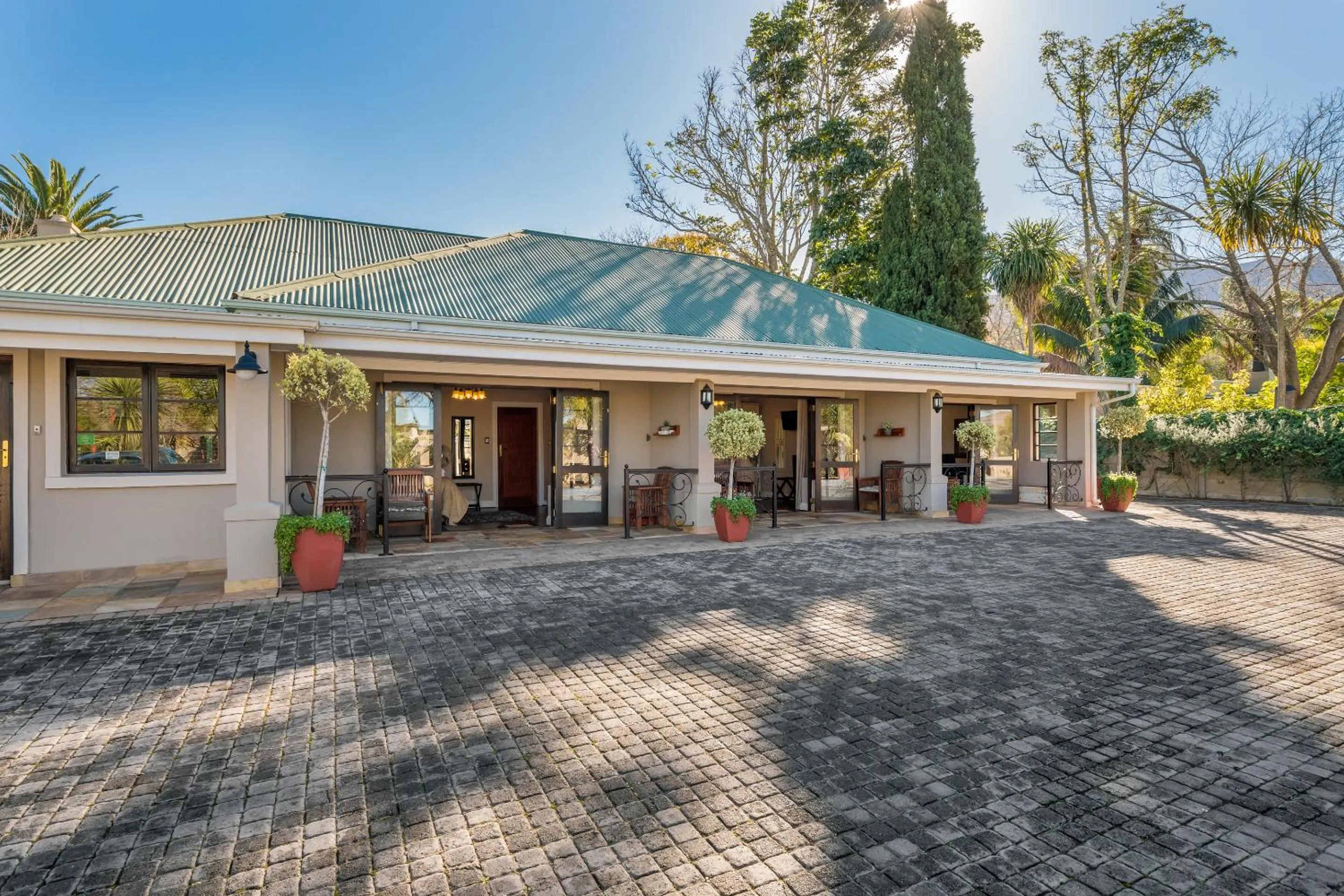 Property building in Caledon 23 Guest House