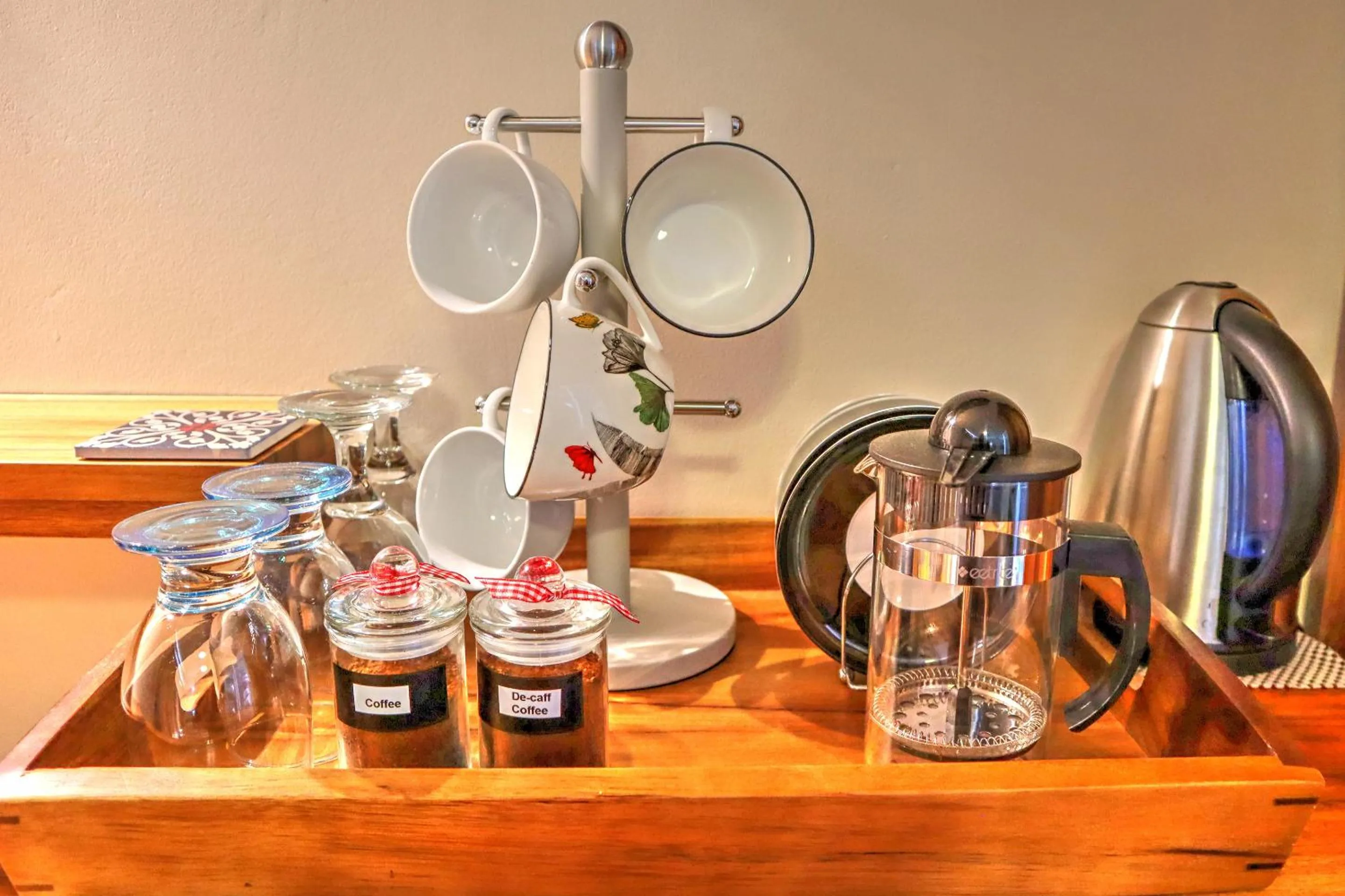 Coffee/tea facilities in Caledon 23 Guest House