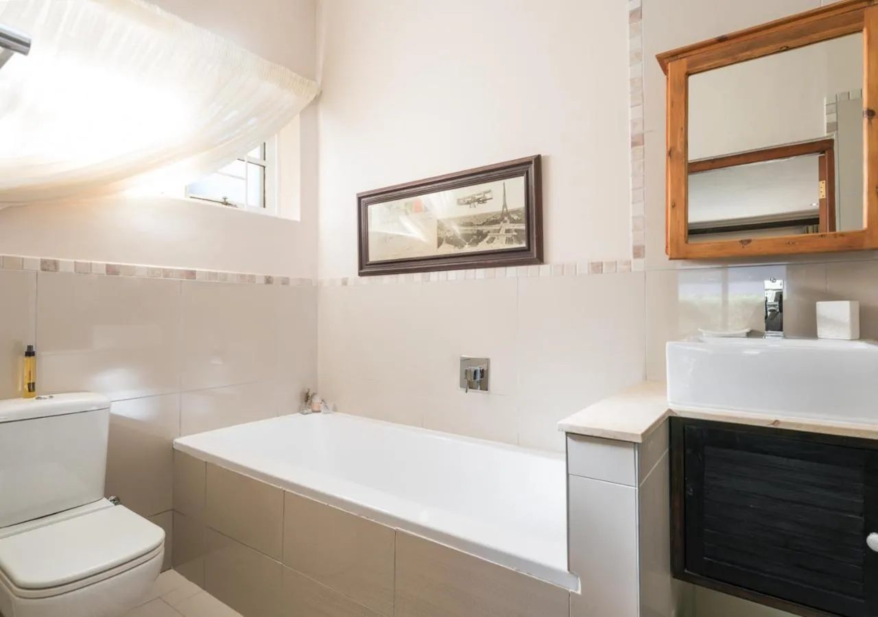 Toilet in Caledon 23 Guest House