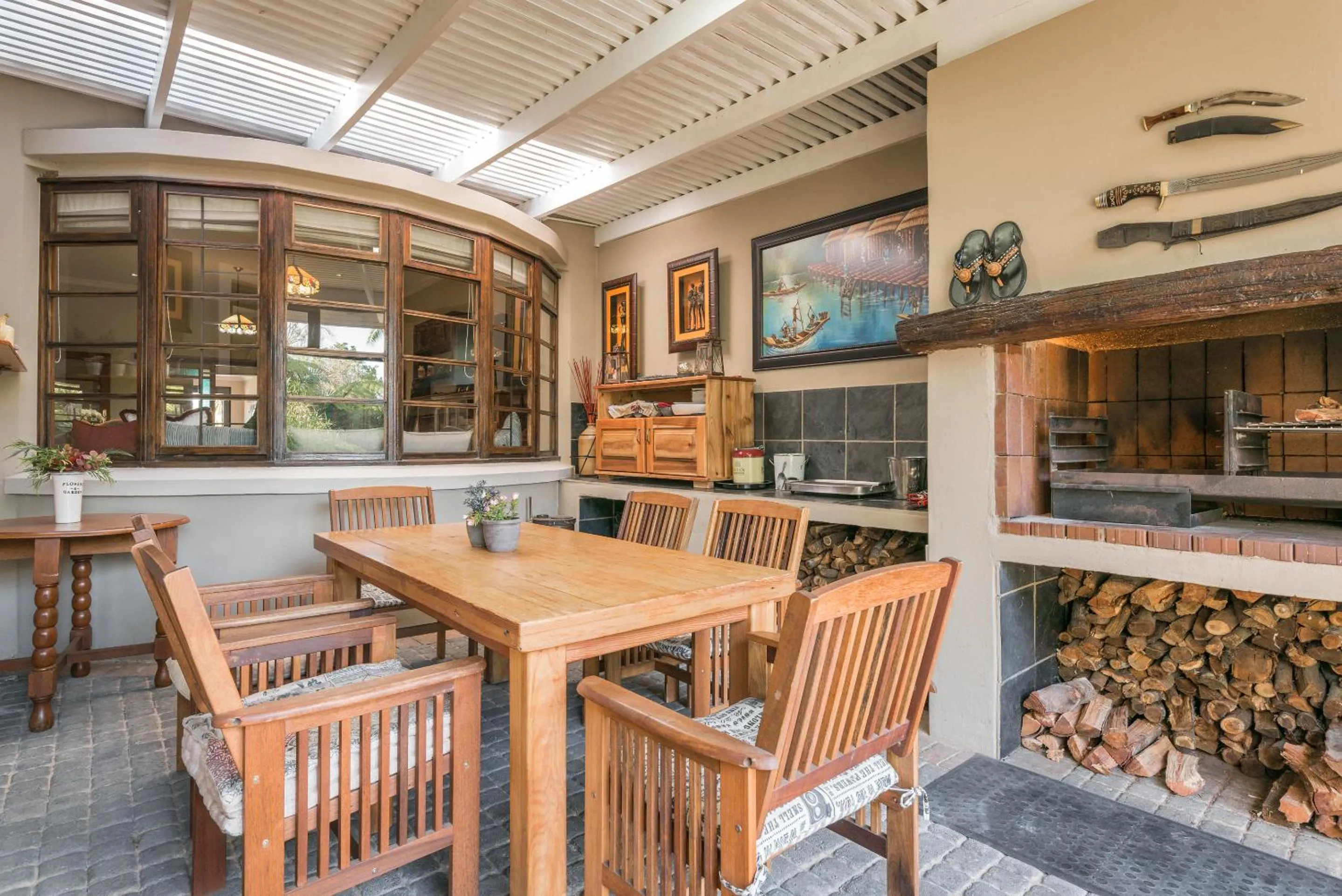 Kitchen or kitchenette in Caledon 23 Guest House