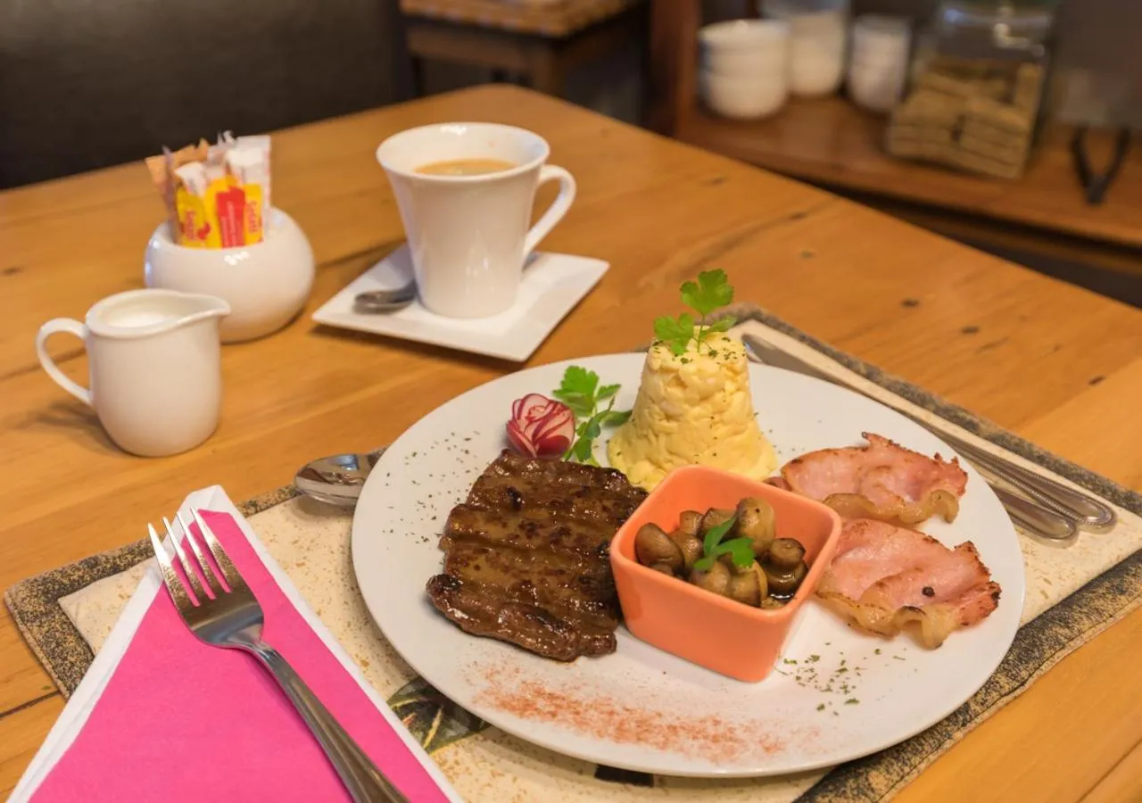 Breakfast in Caledon 23 Guest House