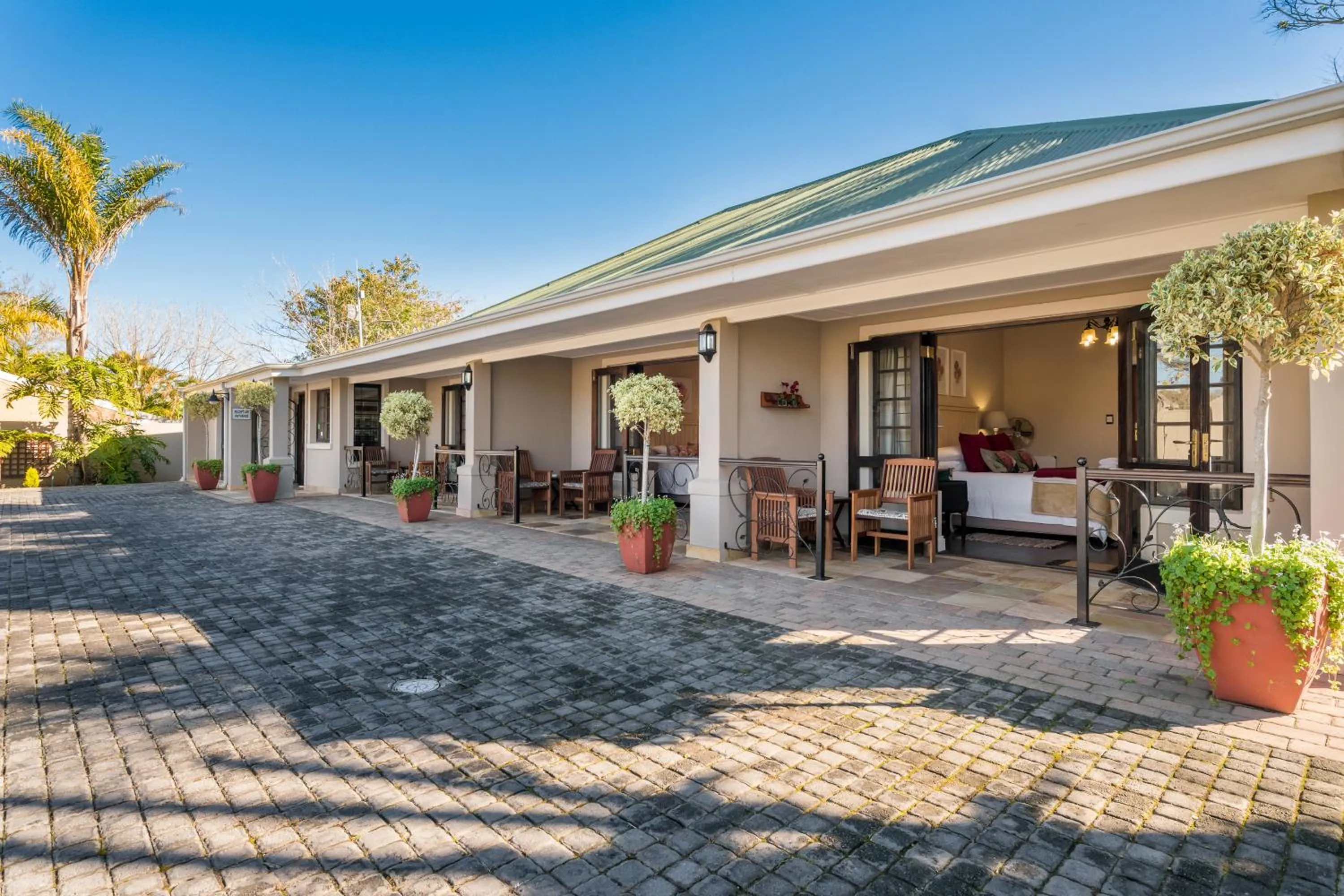 Property building in Caledon 23 Guest House