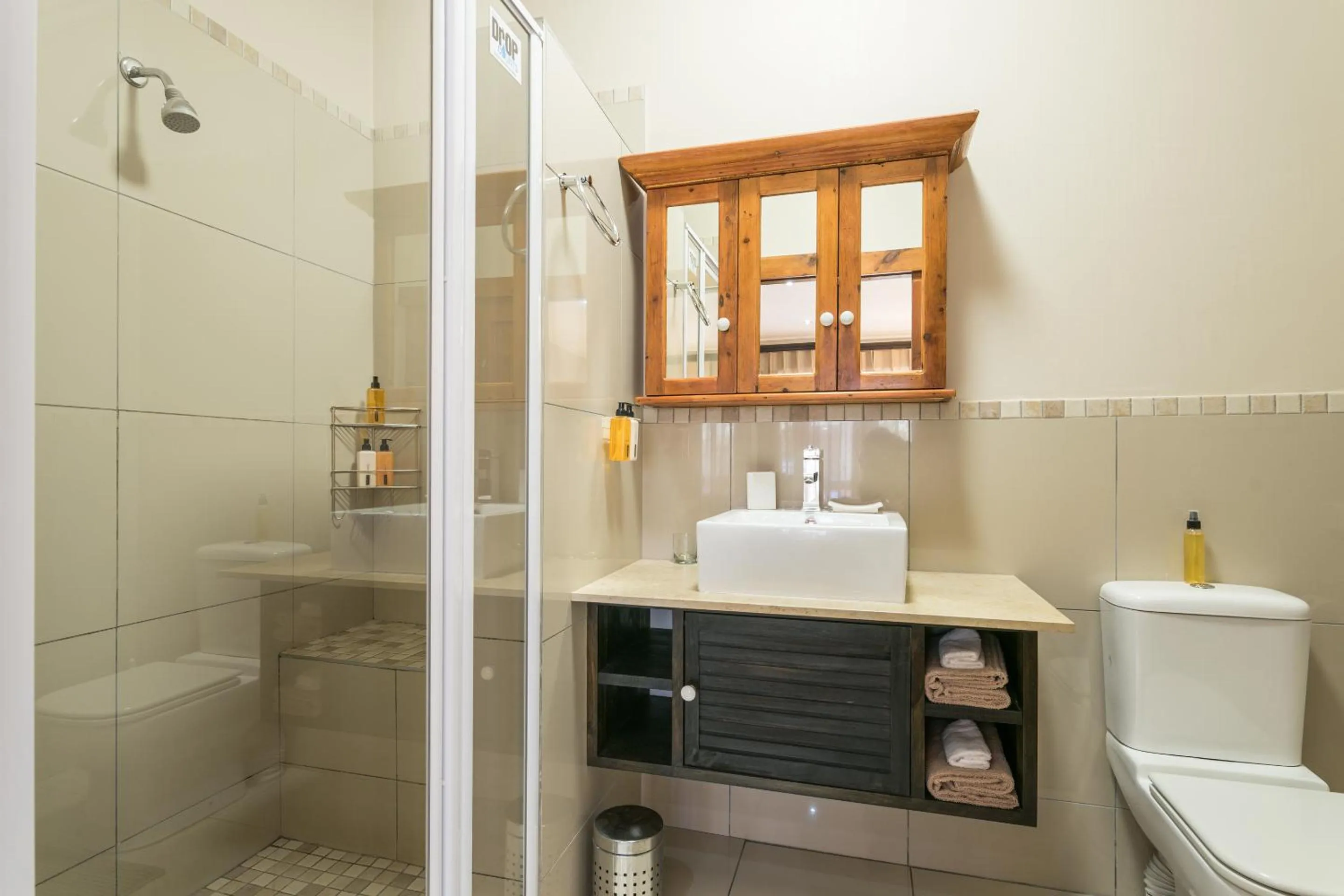 Shower in Caledon 23 Guest House