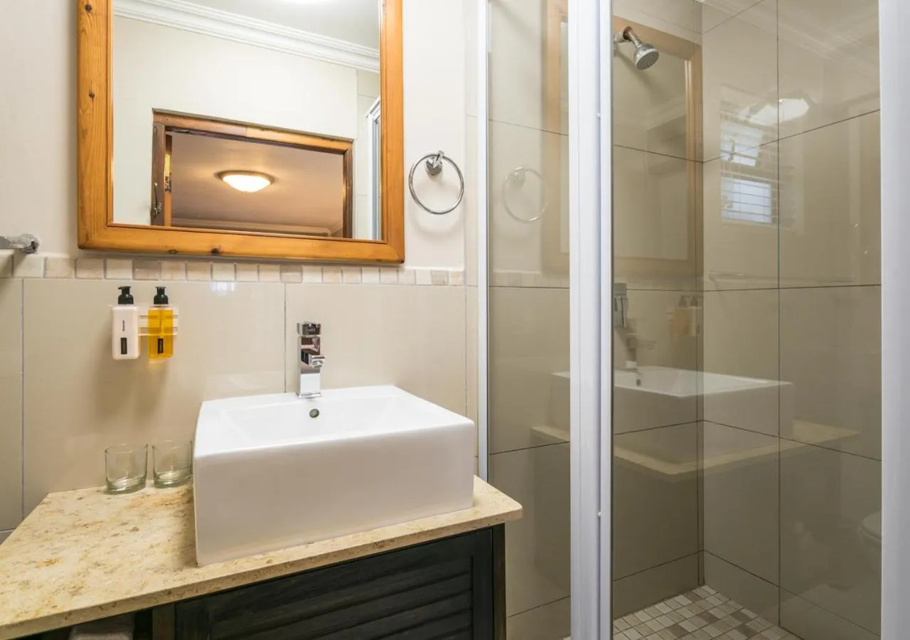 Shower in Caledon 23 Guest House