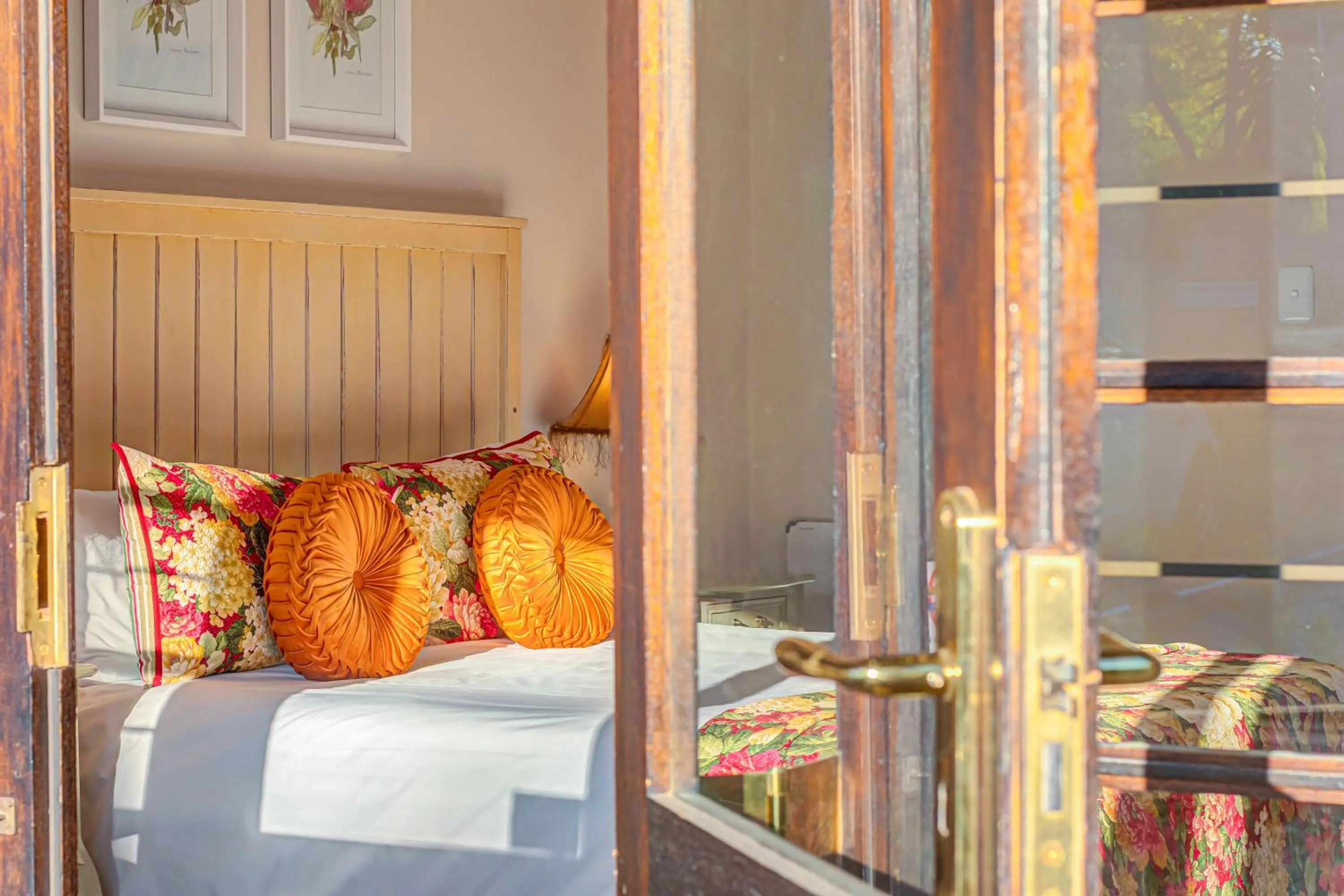 Bedroom, Bed in Caledon 23 Guest House