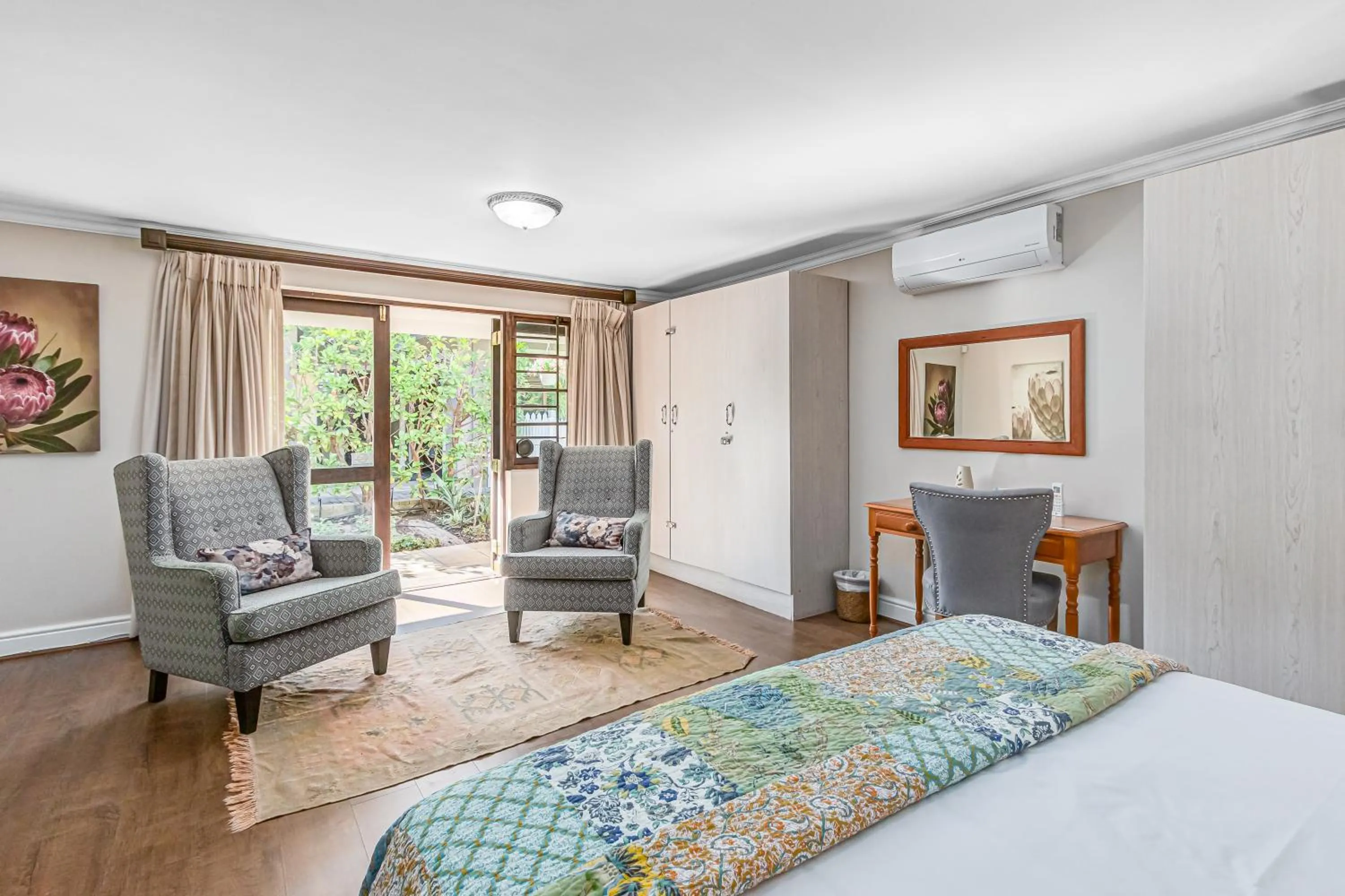 Bedroom, Bed in Caledon 23 Guest House