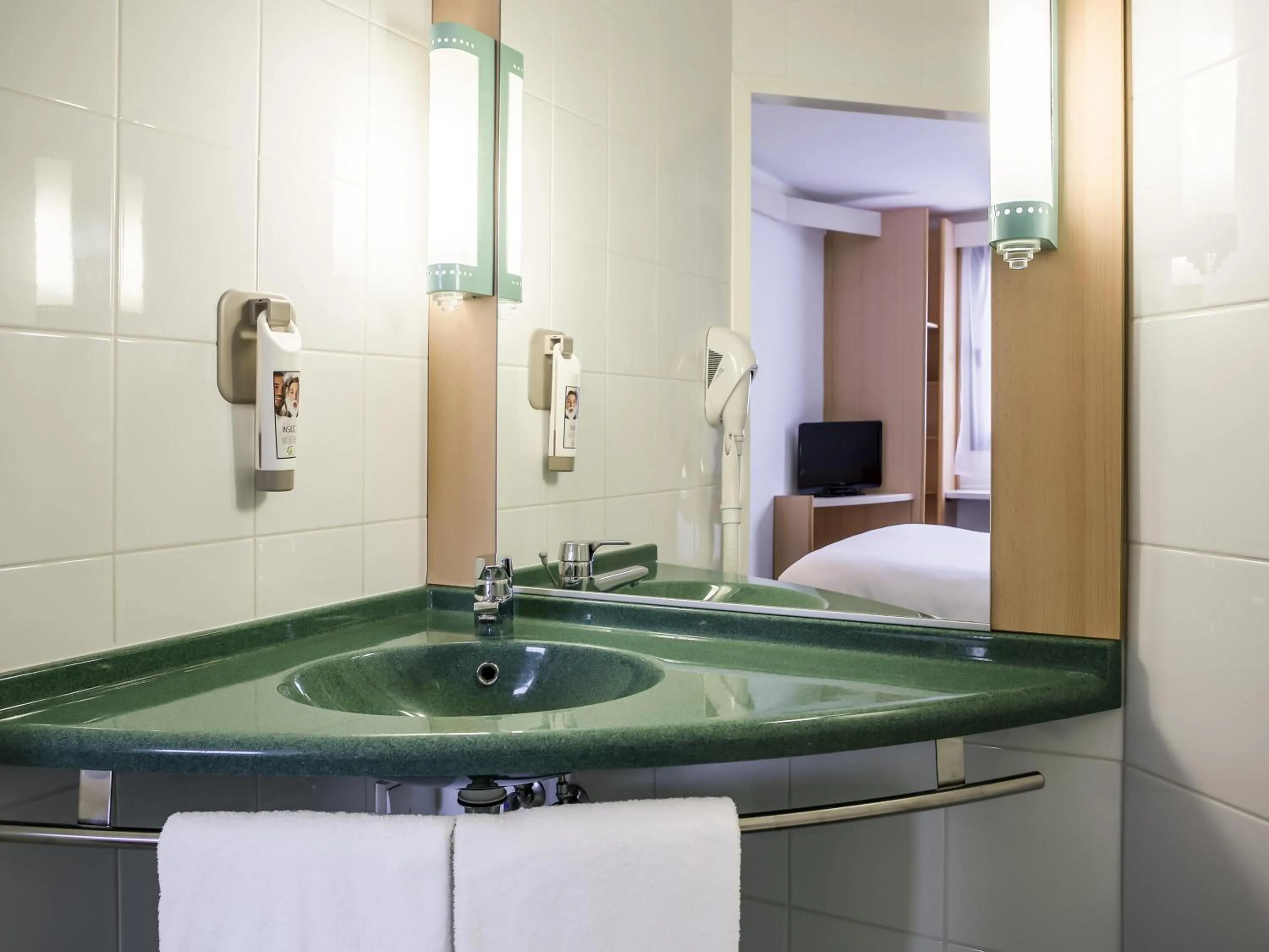 Bedroom in Ibis Szczecin Centrum