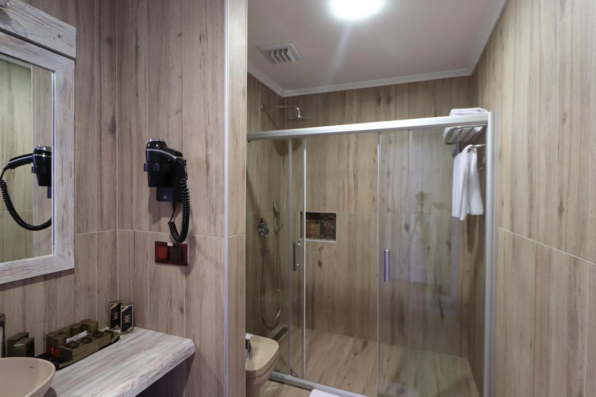 Bathroom in Azka Hotel