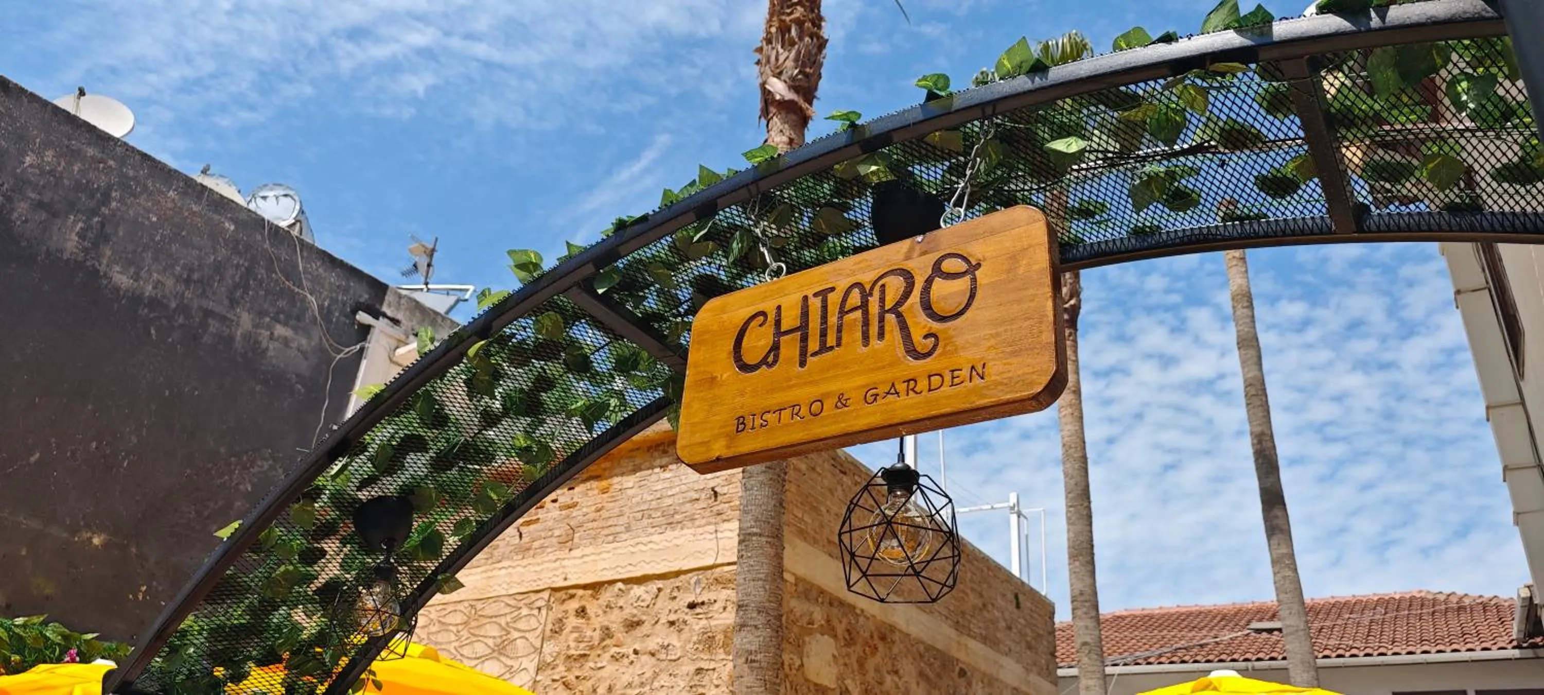 Restaurant/places to eat in Grand Erken Hotel