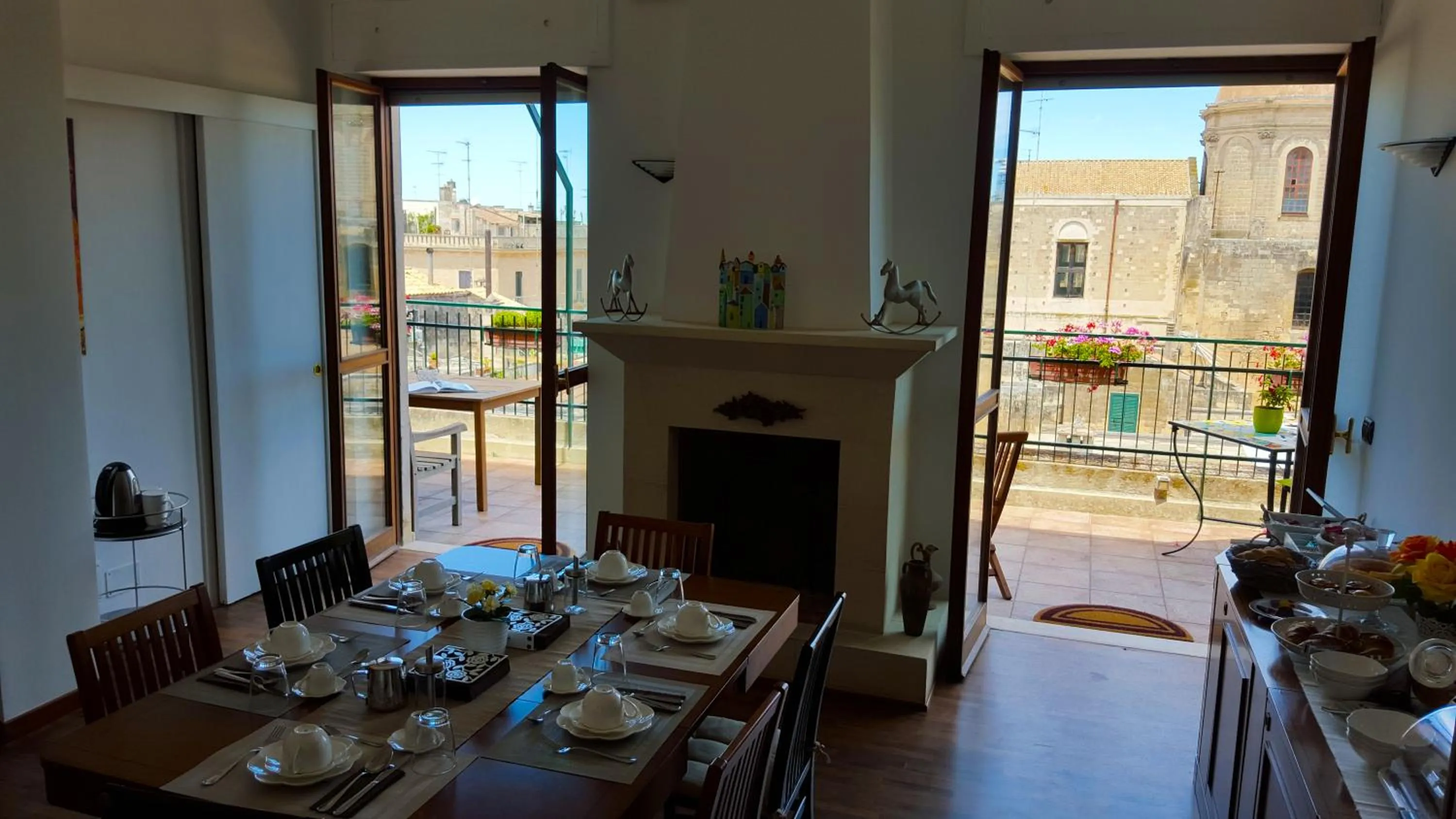 Communal lounge/ TV room in Attico Barocco