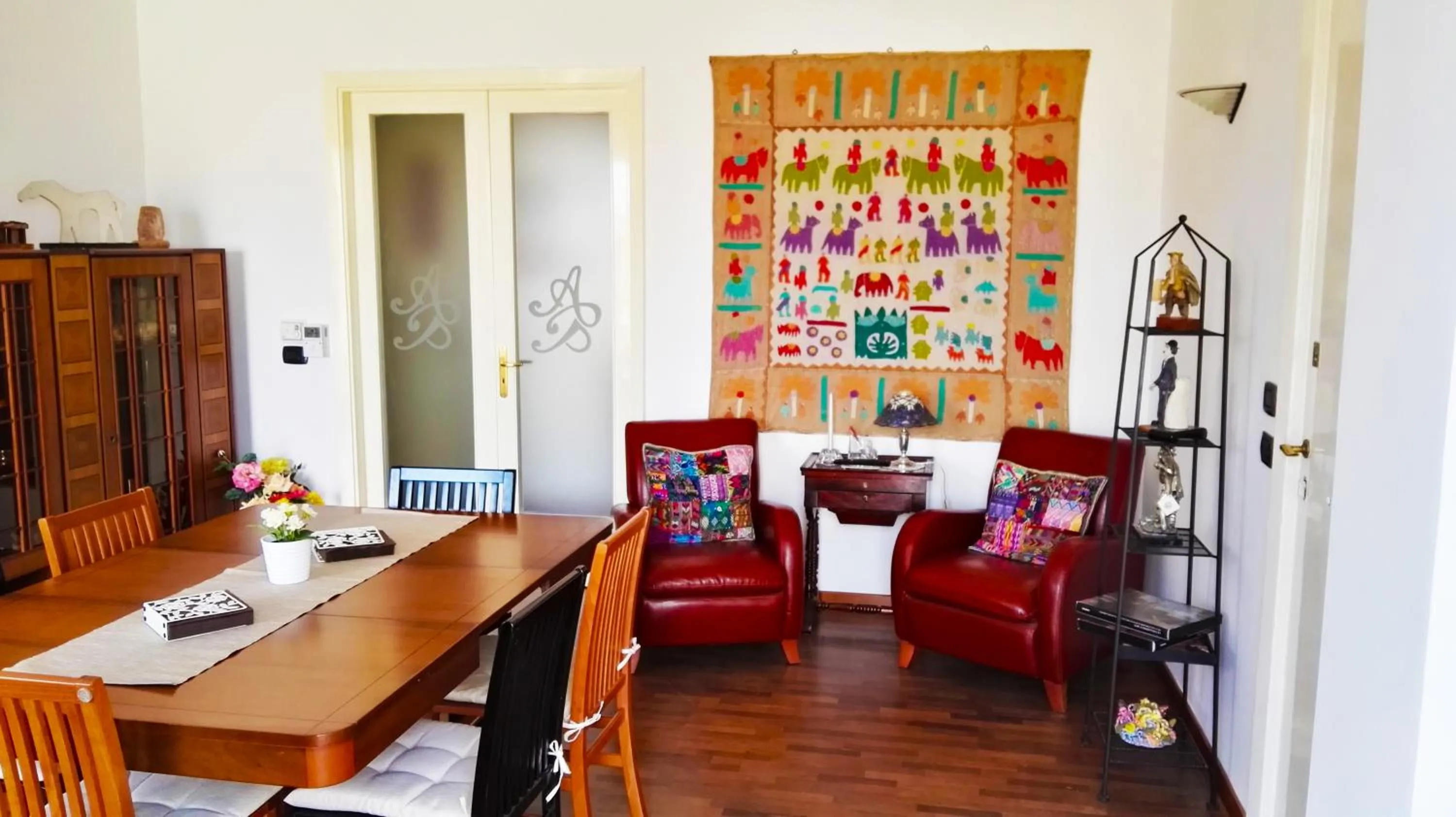 Communal lounge/ TV room in Attico Barocco