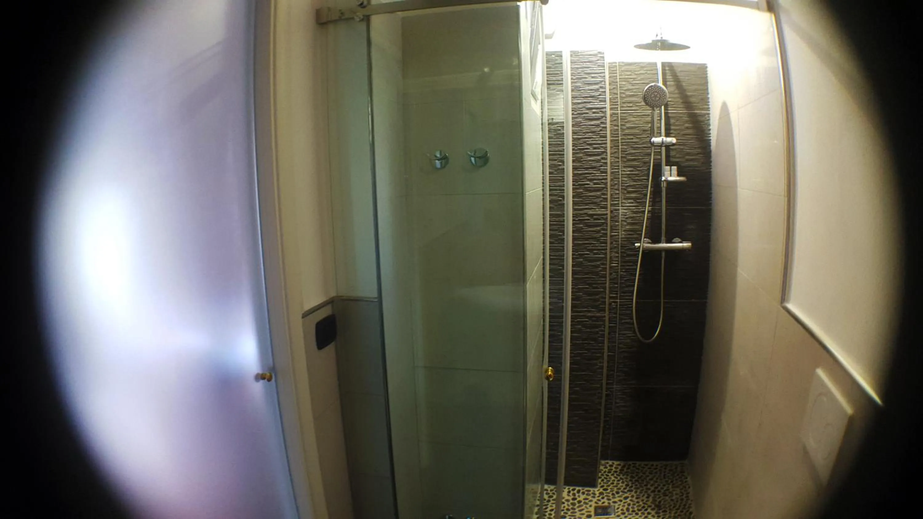 Shower in Attico Barocco