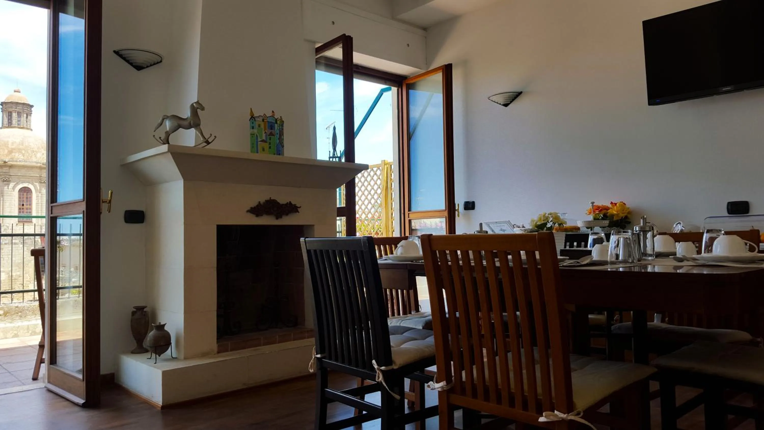 Communal lounge/ TV room in Attico Barocco