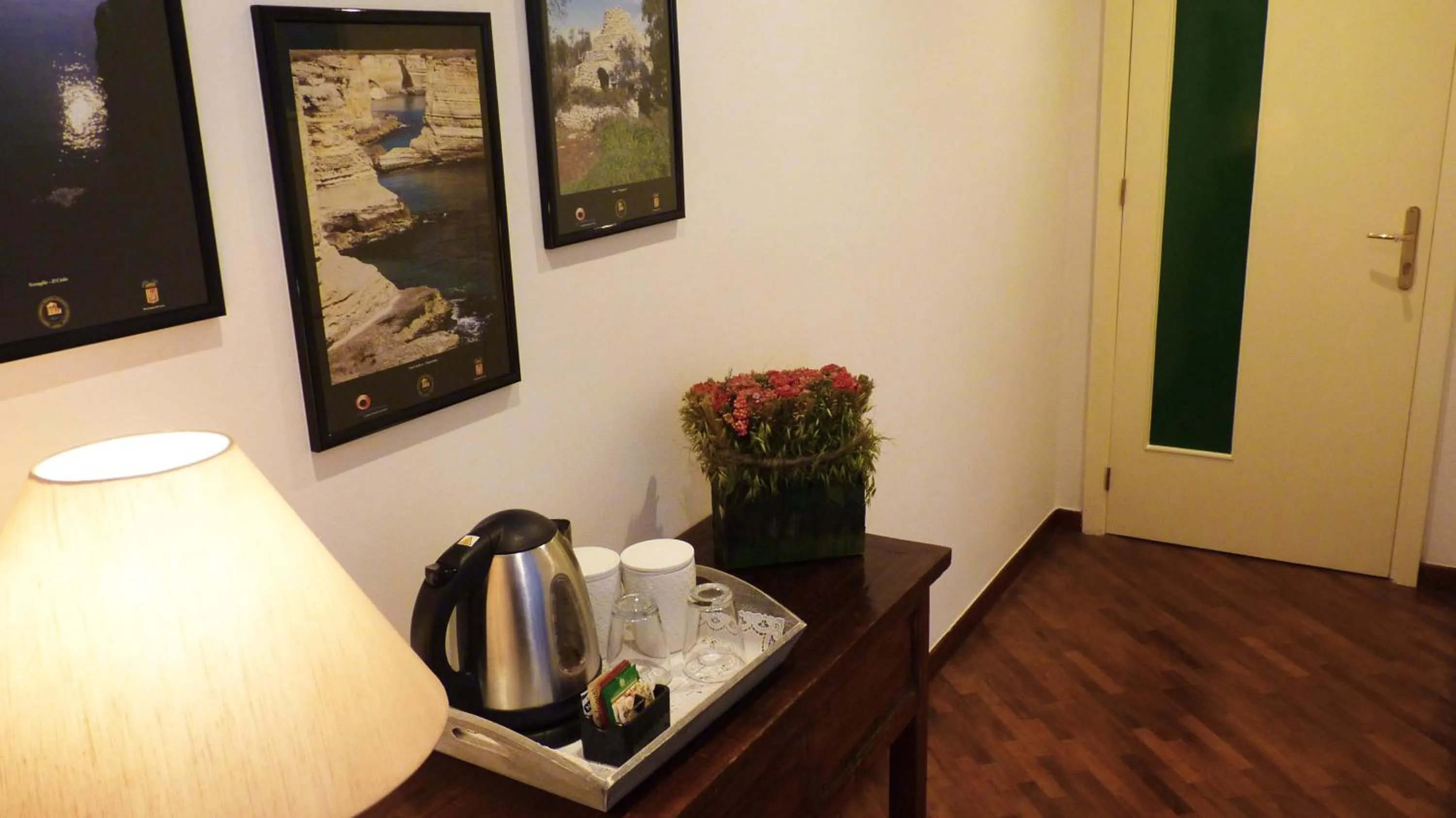 Coffee/tea facilities in Attico Barocco