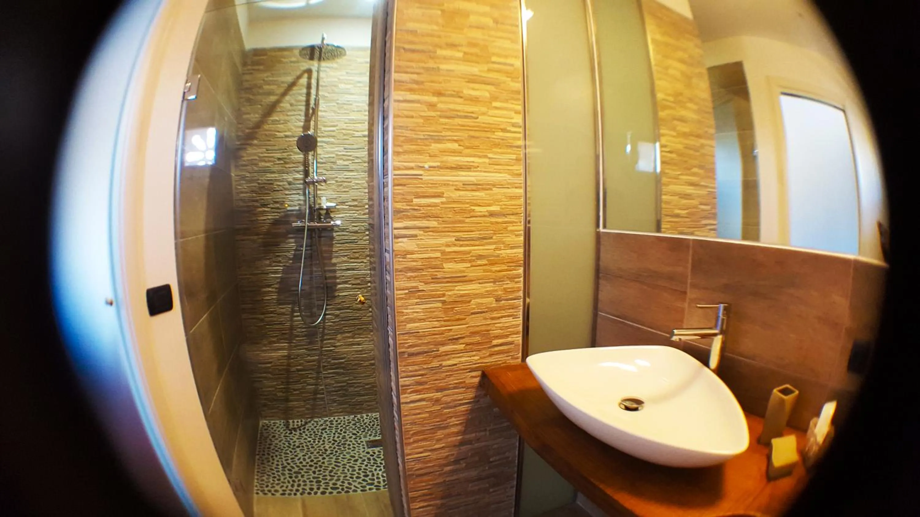 Shower in Attico Barocco