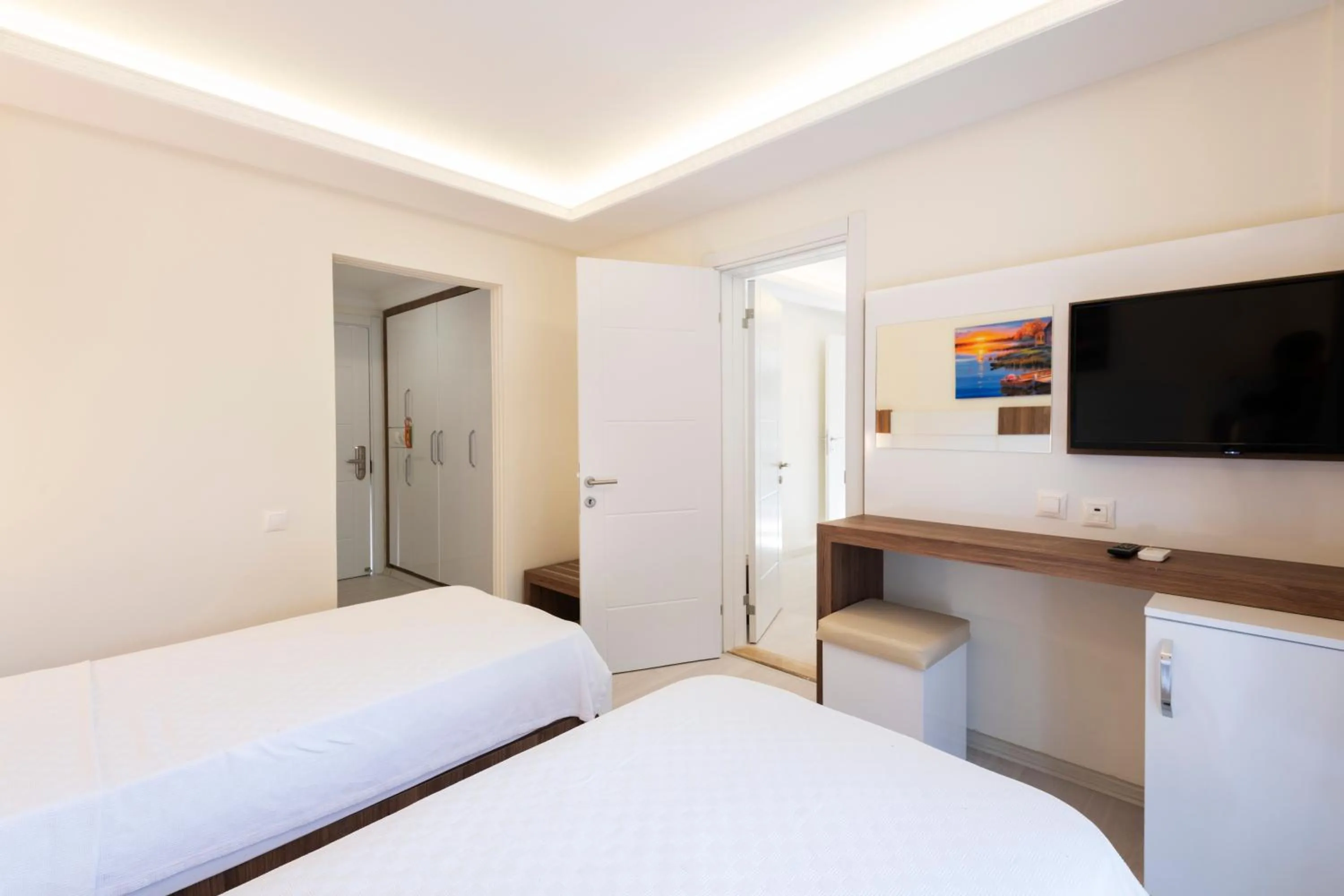 Photo of the whole room, Bed in Soothe Hotel