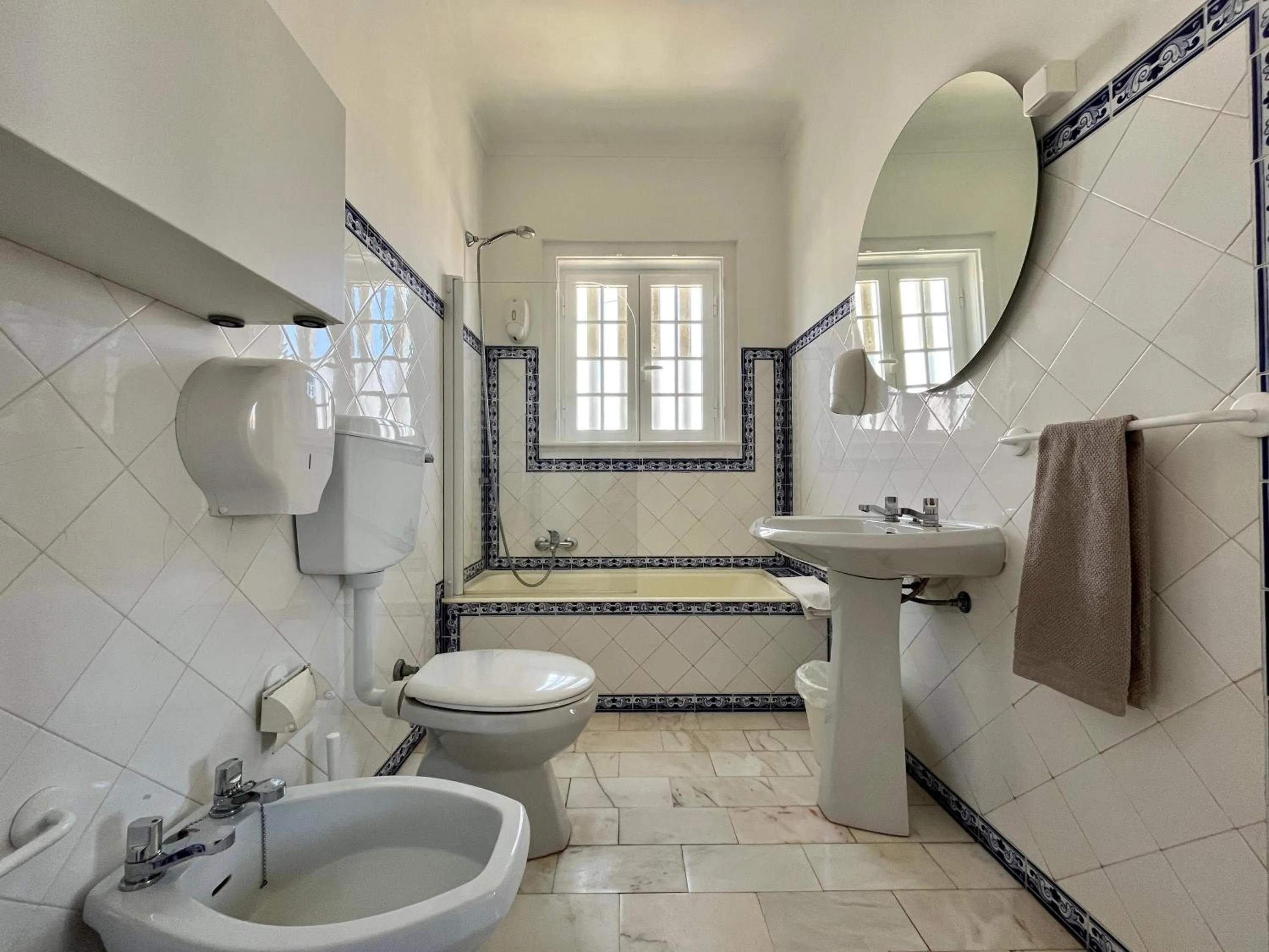 Shower in Eco Ljmonade Hostel