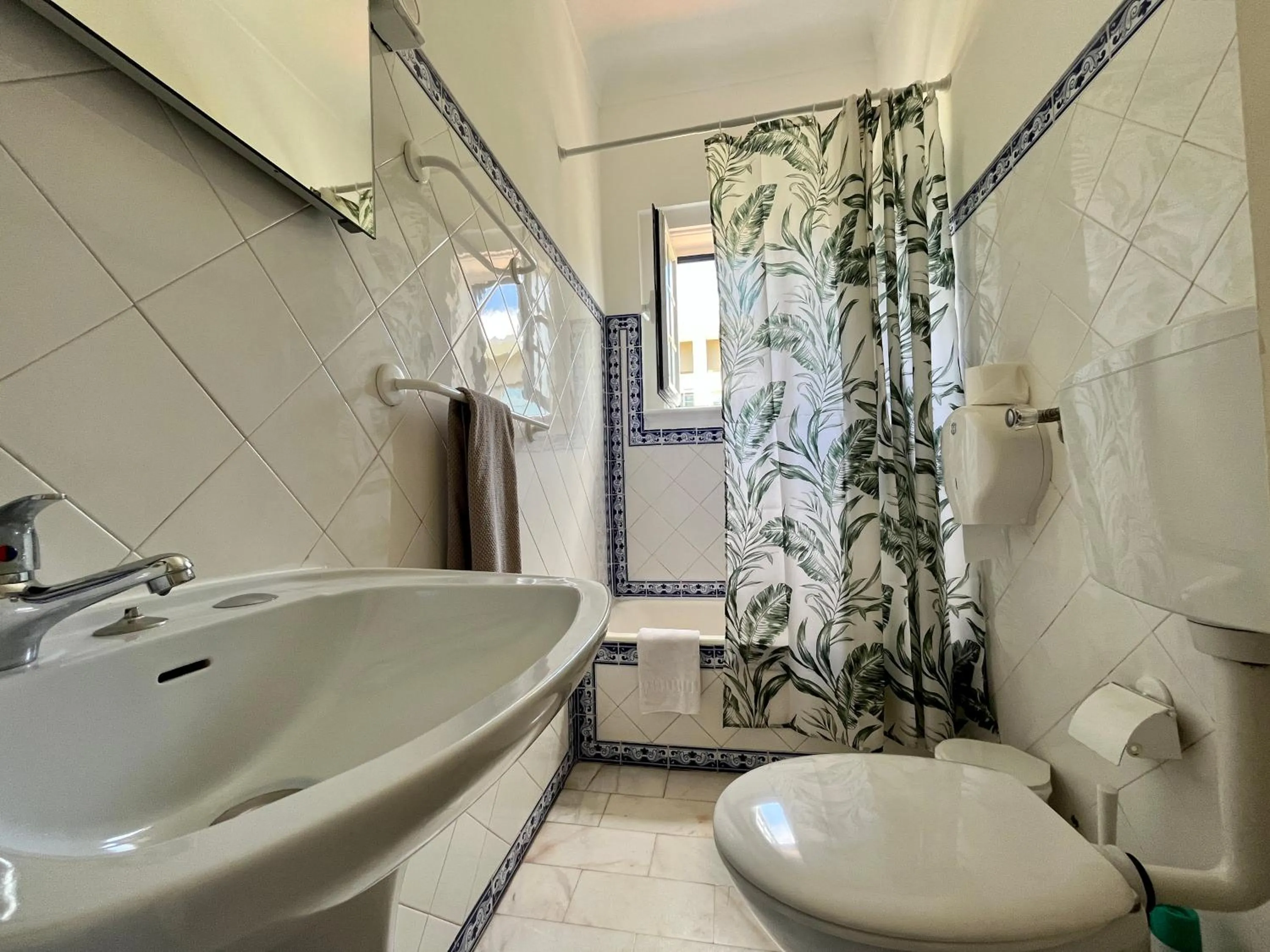 Shower in Eco Ljmonade Hostel