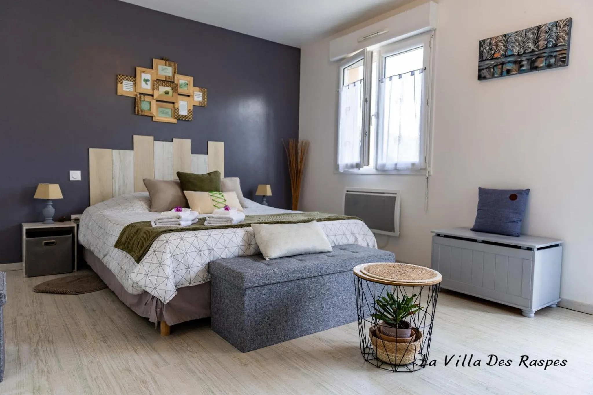 Bed in La Villa Des Raspes - Séjour Spa - Adult Only