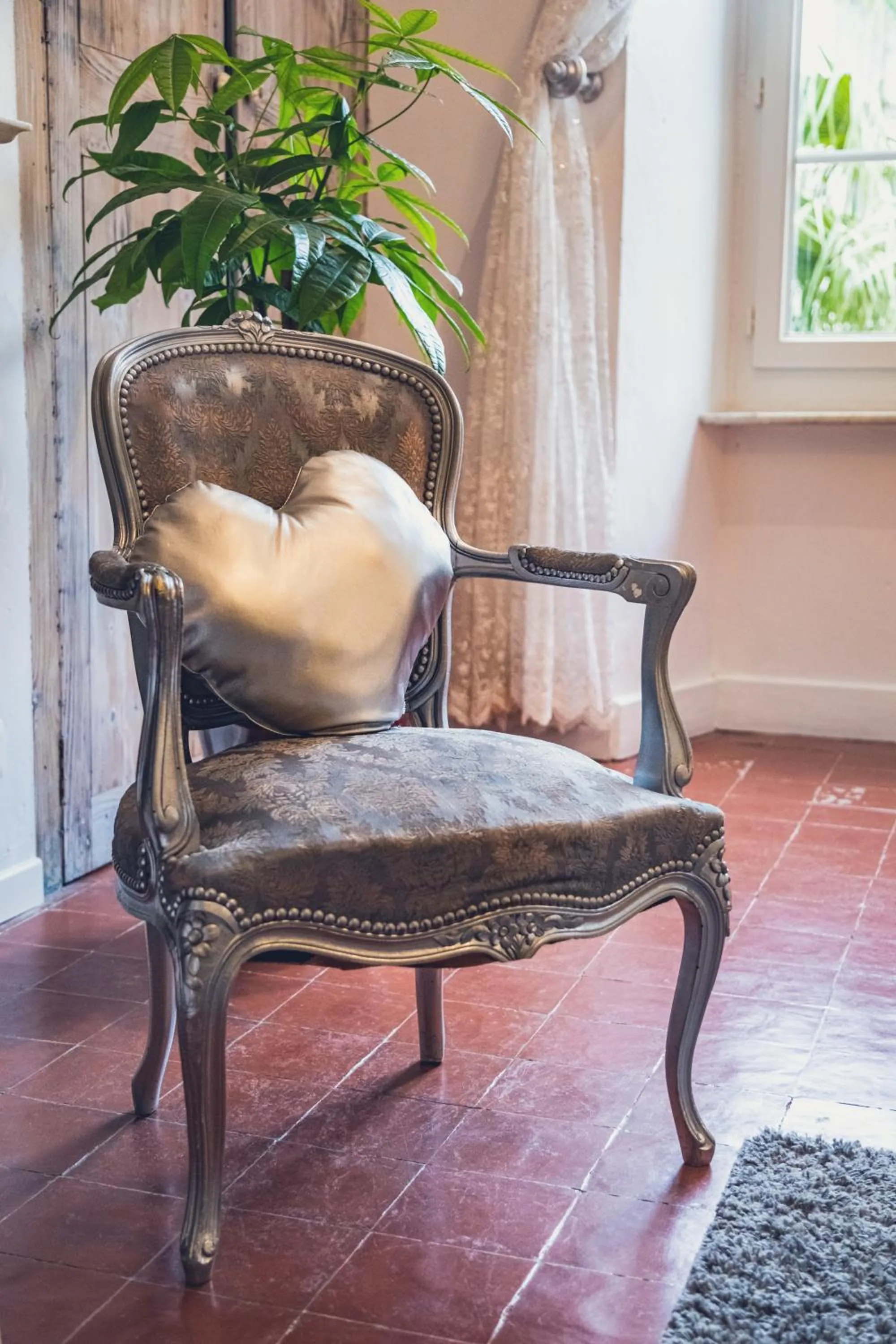 Decorative detail in H2o Chambres d'Hôtes