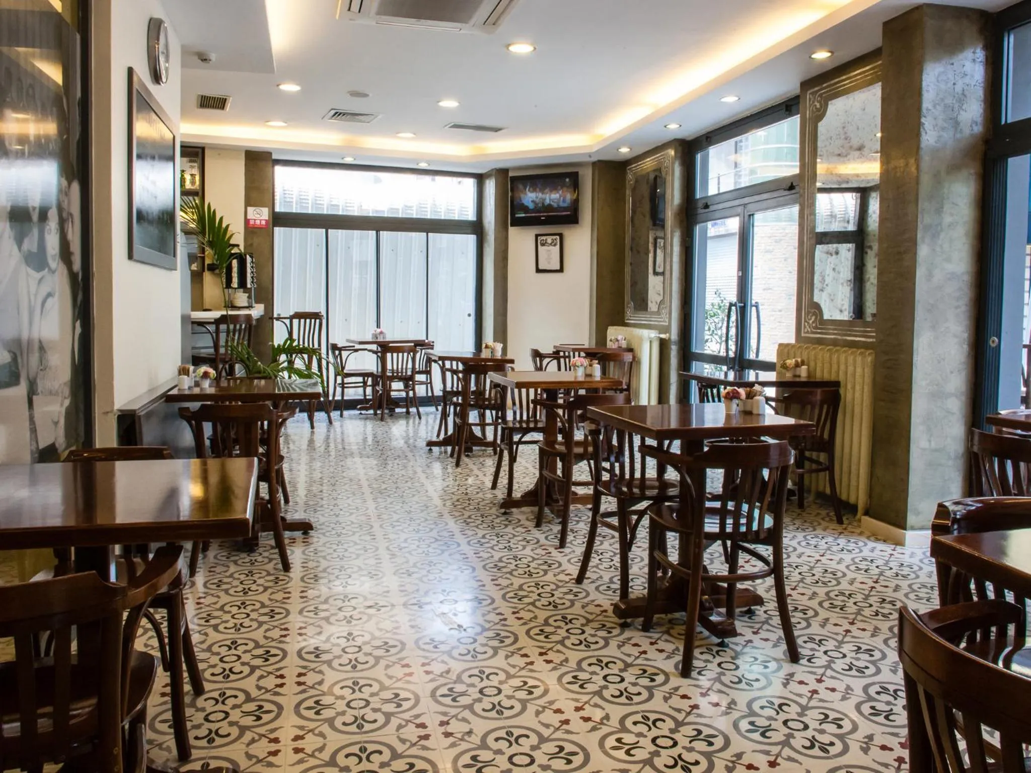 Restaurant/places to eat in Hotellino Istanbul