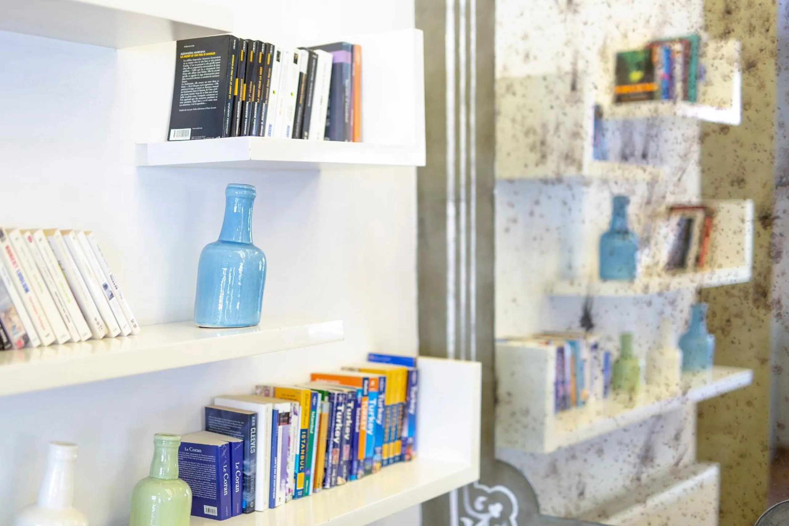 Library in Hotellino Istanbul