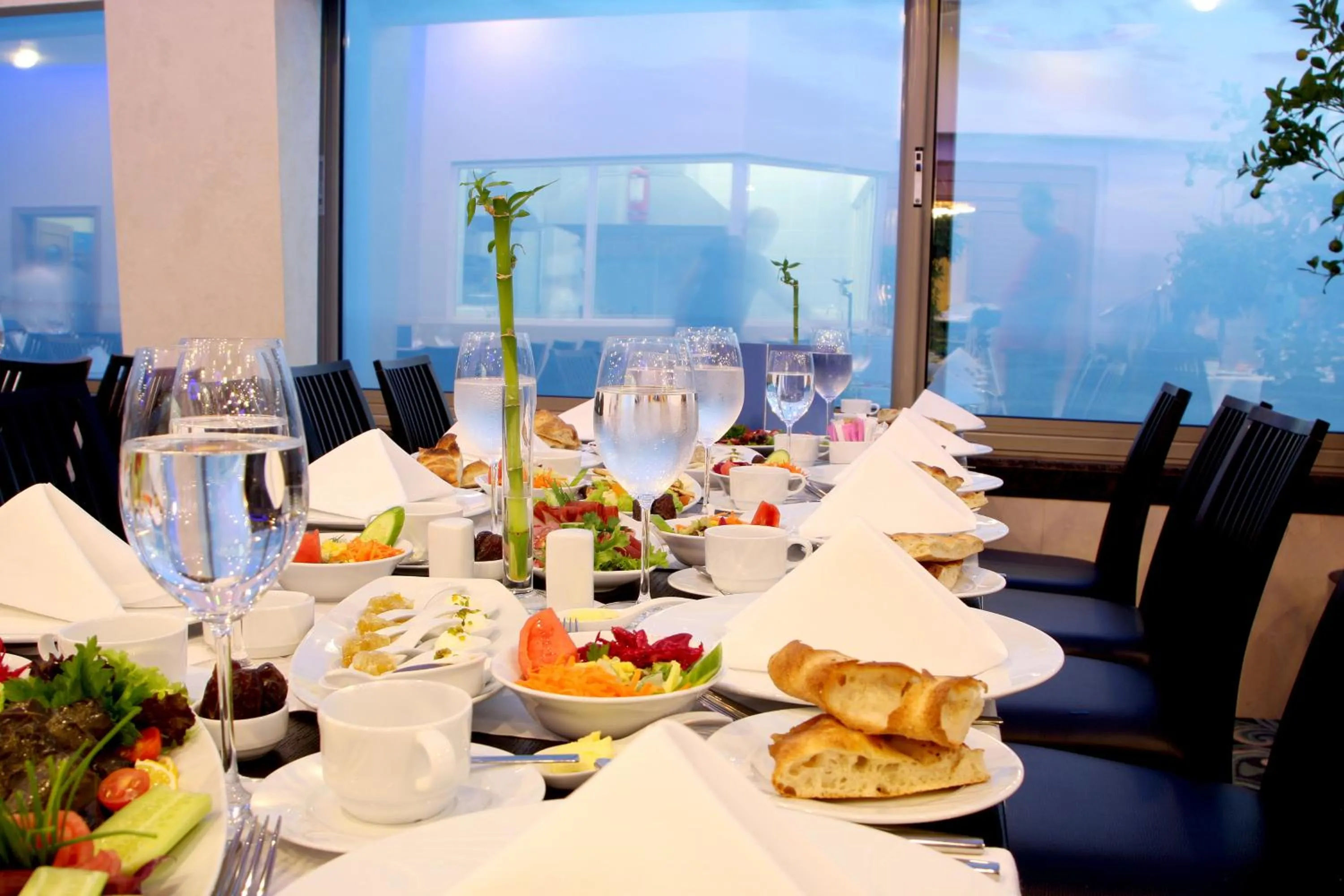 Restaurant/places to eat in Eser Premium Hotel & Spa