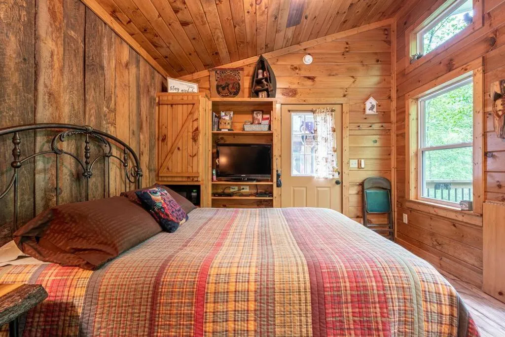 Bed in The Owl's Perch