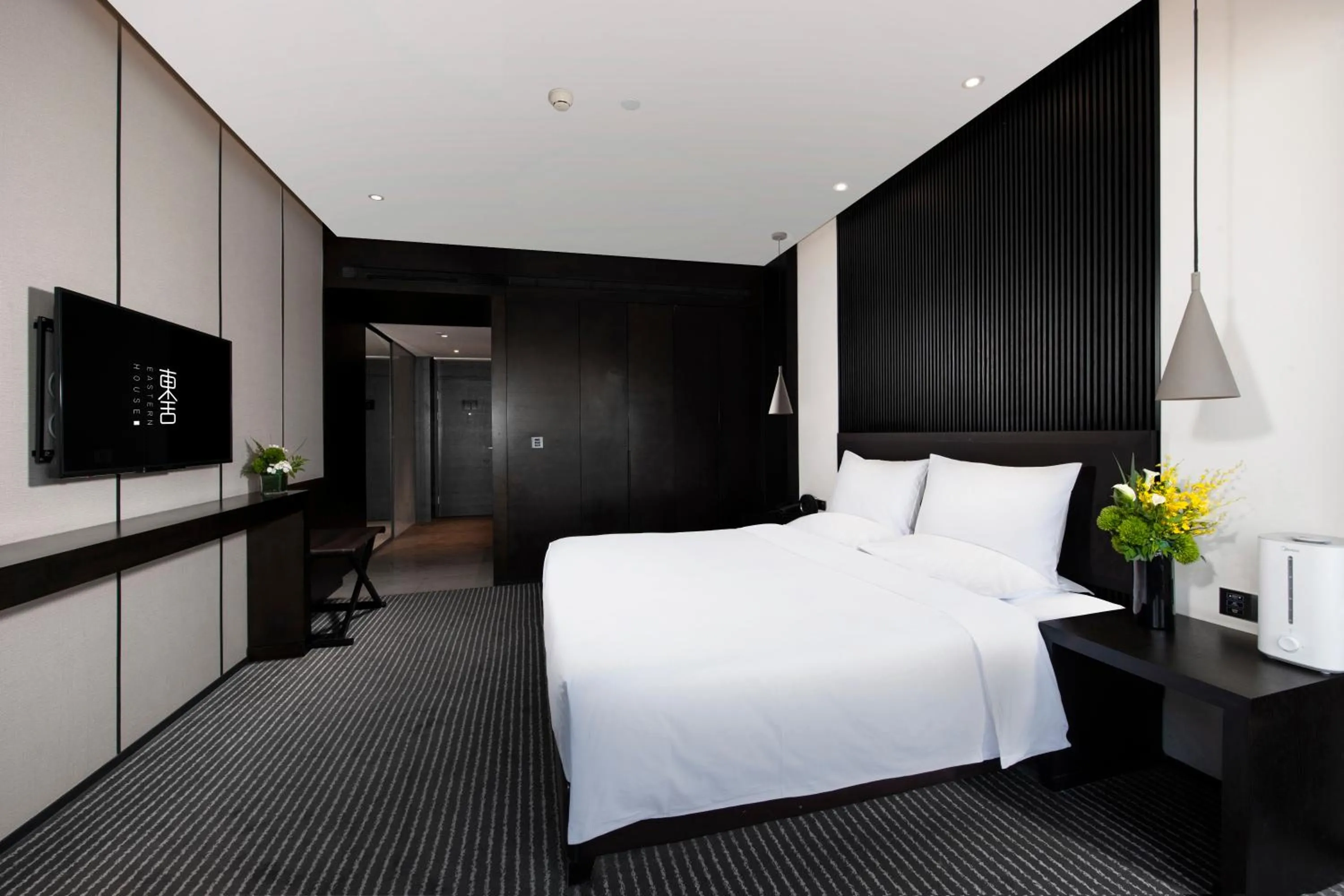 Photo of the whole room, Bed in Eastern House Xi'an