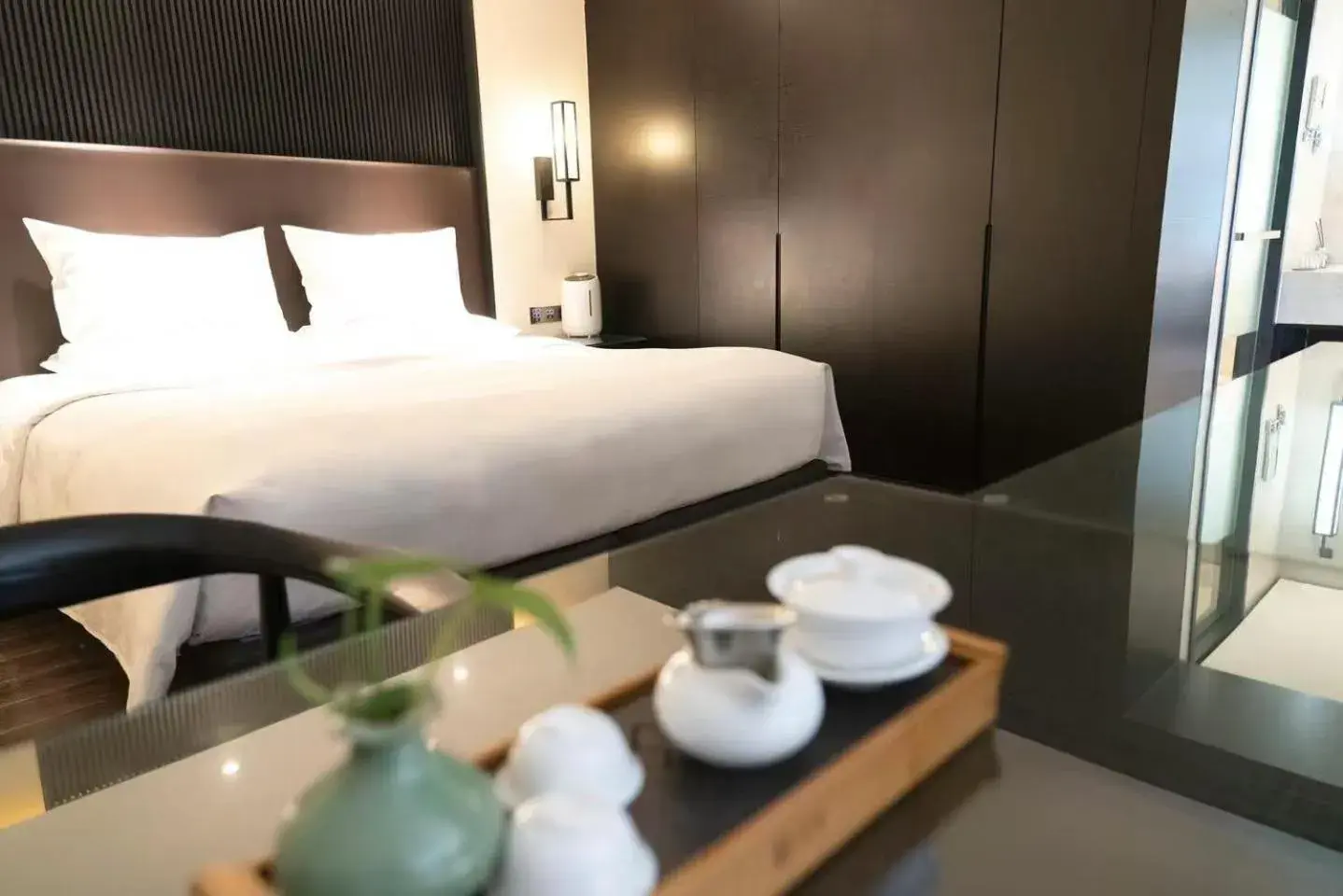 Deluxe Family Suite with One King Bed and One King Sofa Bed in Eastern House Xi'an Deluxe Family Suite with One King Bed and One King Sofa Bed in Eastern House Xi'an