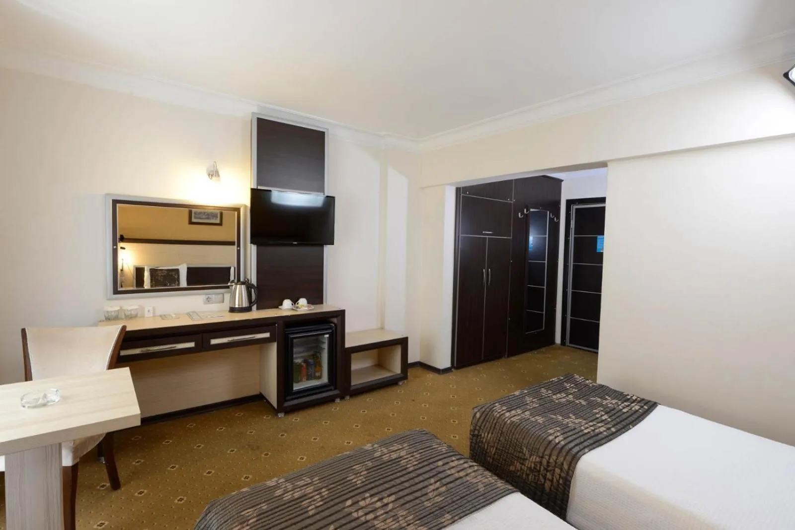 Photo of the whole room in Hotel Ismira