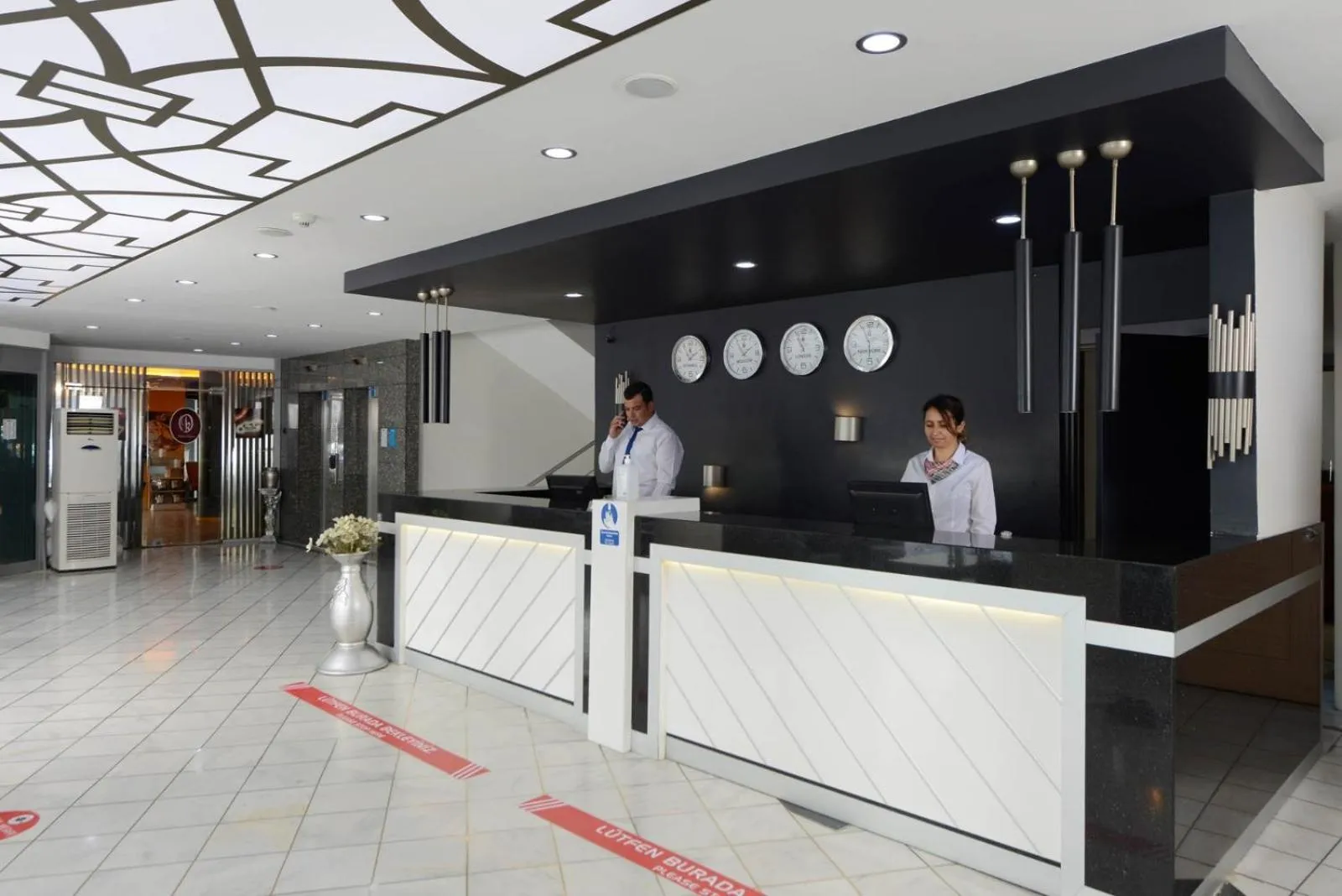 Lobby or reception in Hotel Ismira